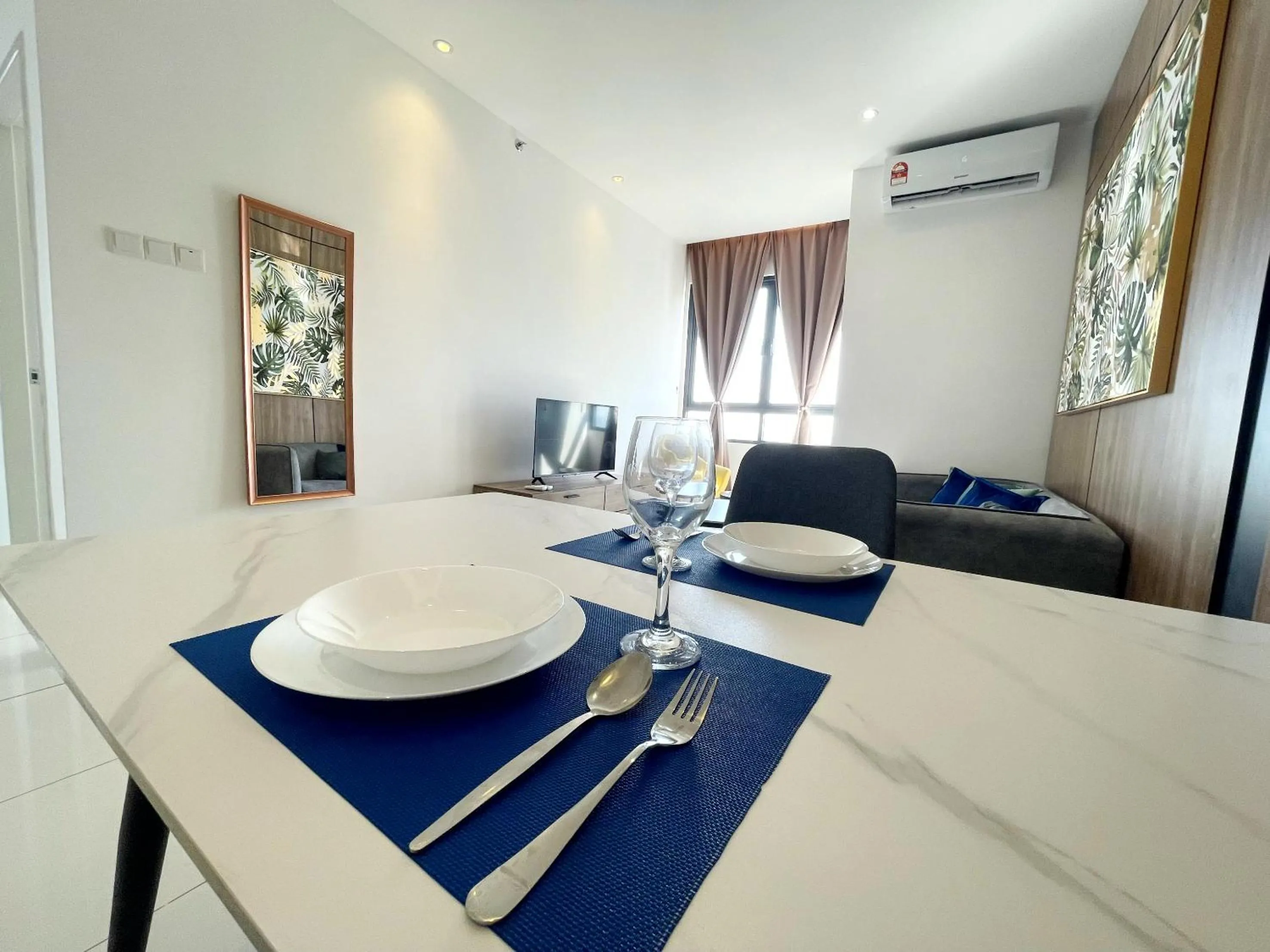 Dining area in Horizon Suite Homestay, KLIA by S&T Homez