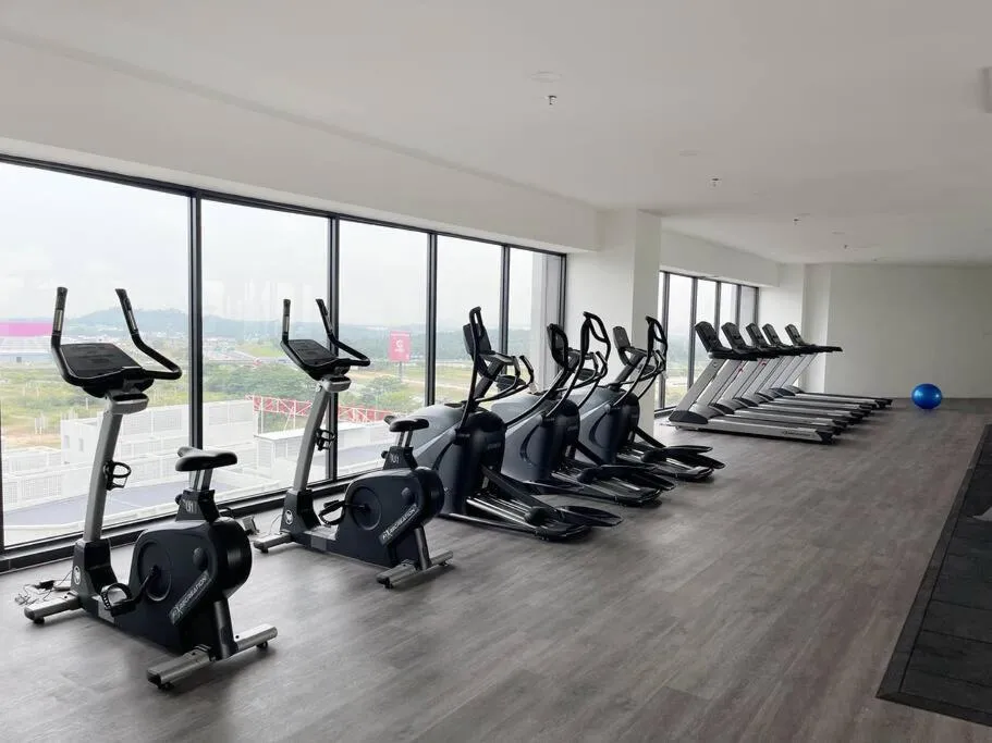 Fitness centre/facilities in Horizon Suite Homestay, KLIA by S&T Homez