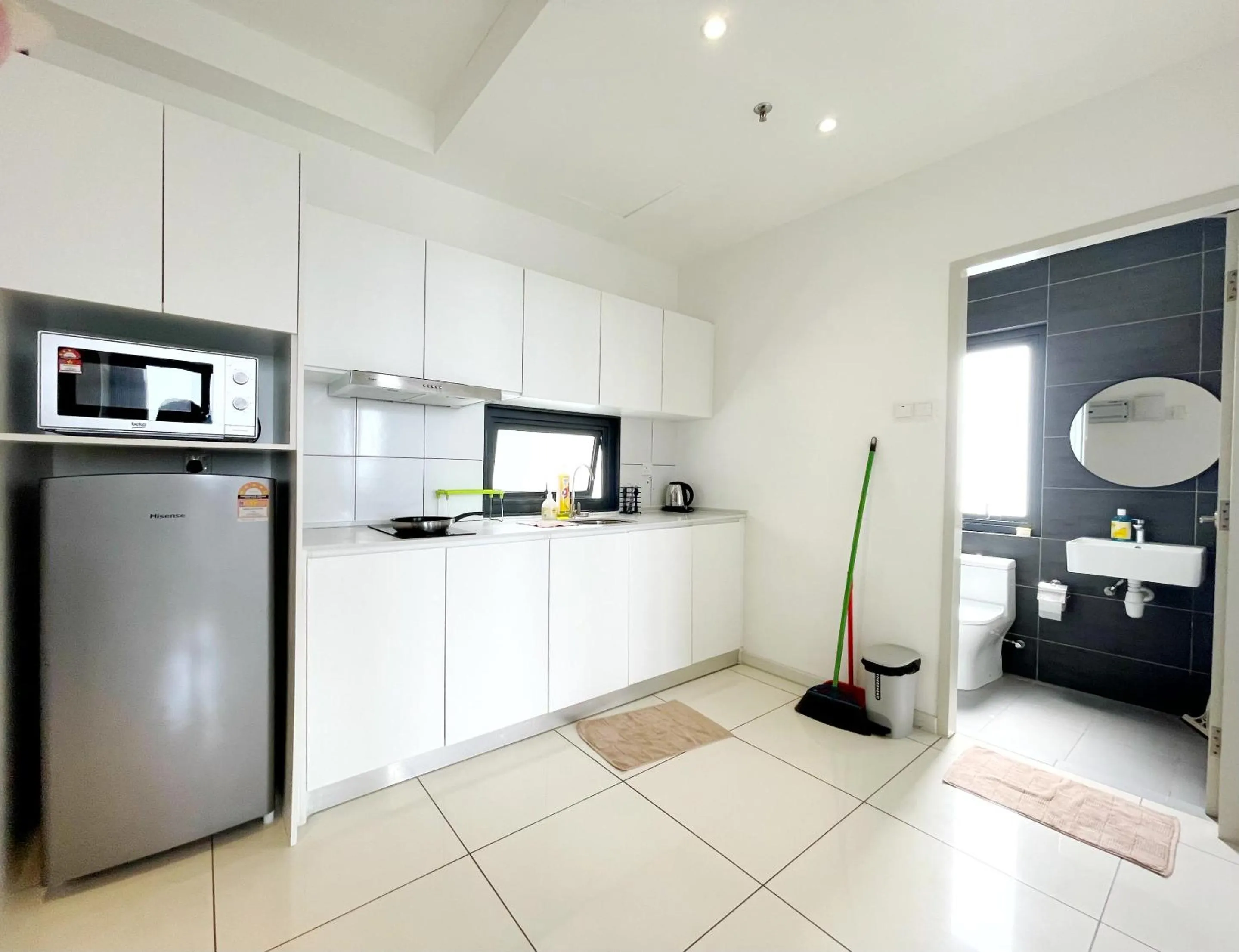 Kitchen or kitchenette in Horizon Suite Homestay, KLIA by S&T Homez