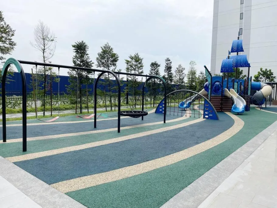 Children play ground in Horizon Suite Homestay, KLIA by S&T Homez