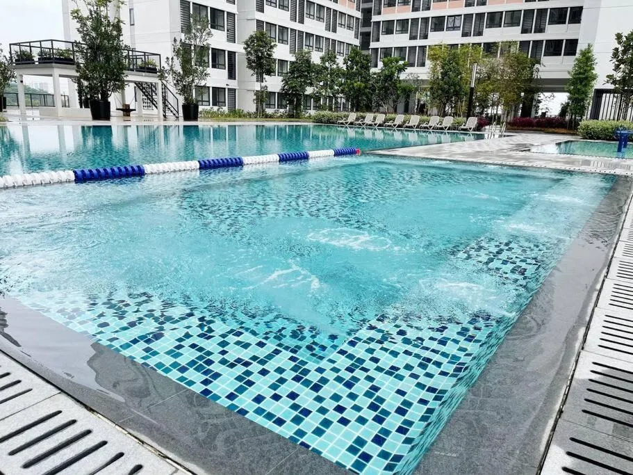 Swimming pool in Horizon Suite Homestay, KLIA by S&T Homez