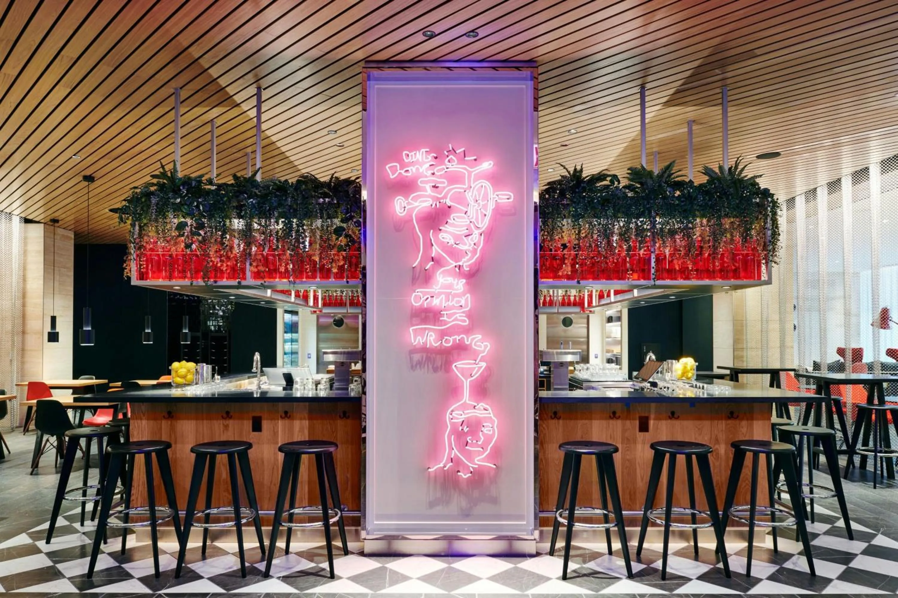 Restaurant/places to eat in citizenM Chicago Downtown