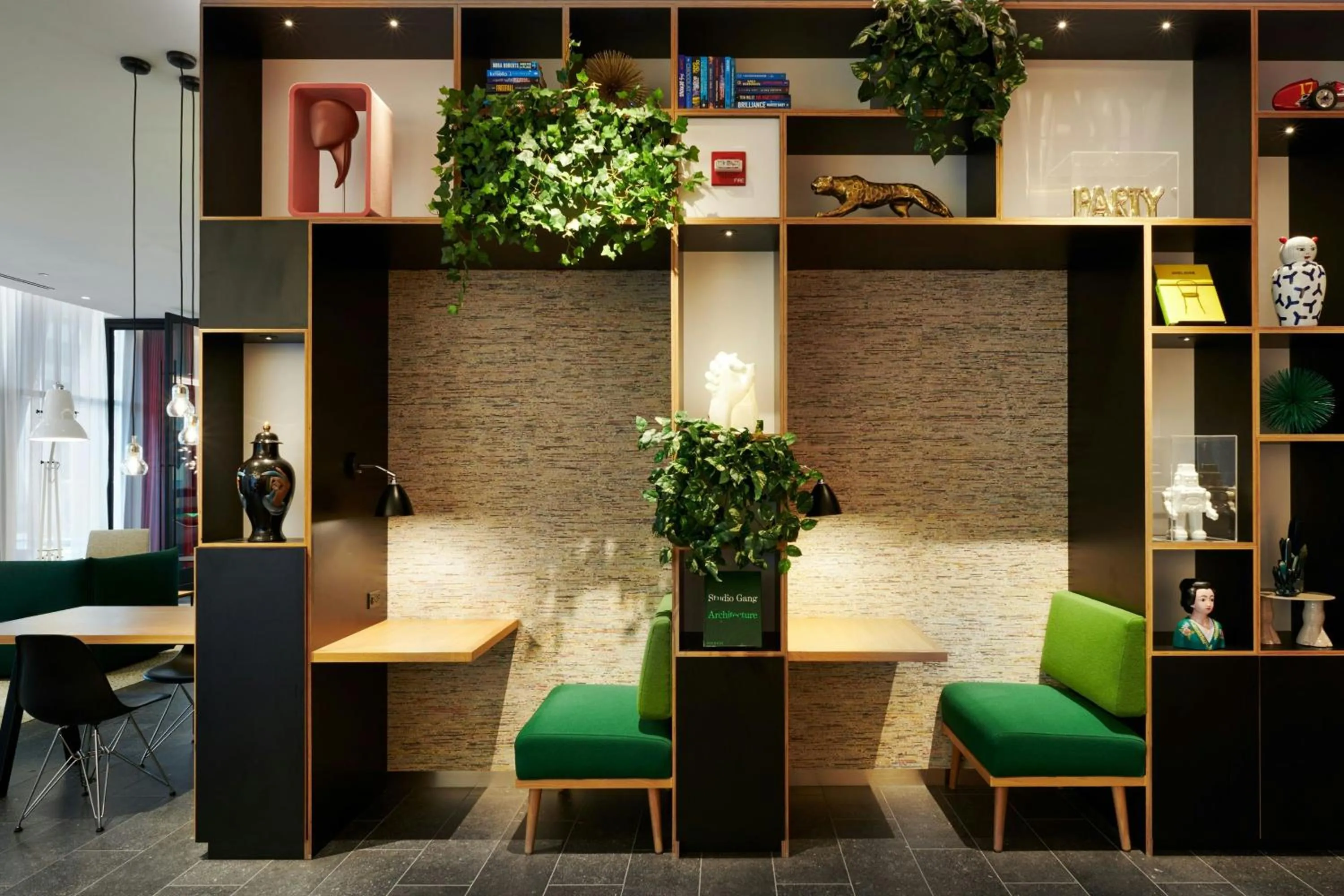 Lobby or reception in citizenM Chicago Downtown