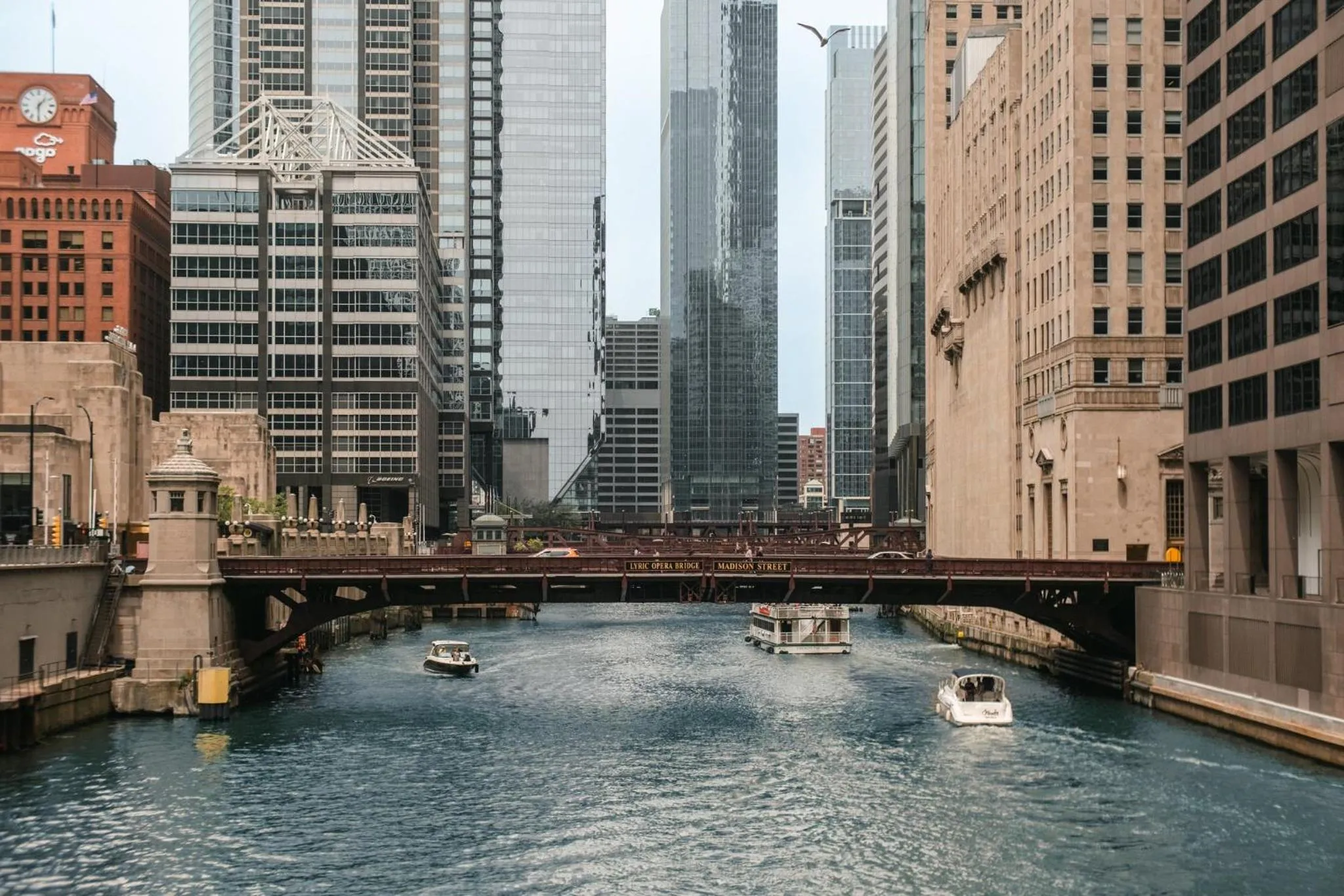 Property building in citizenM Chicago Downtown
