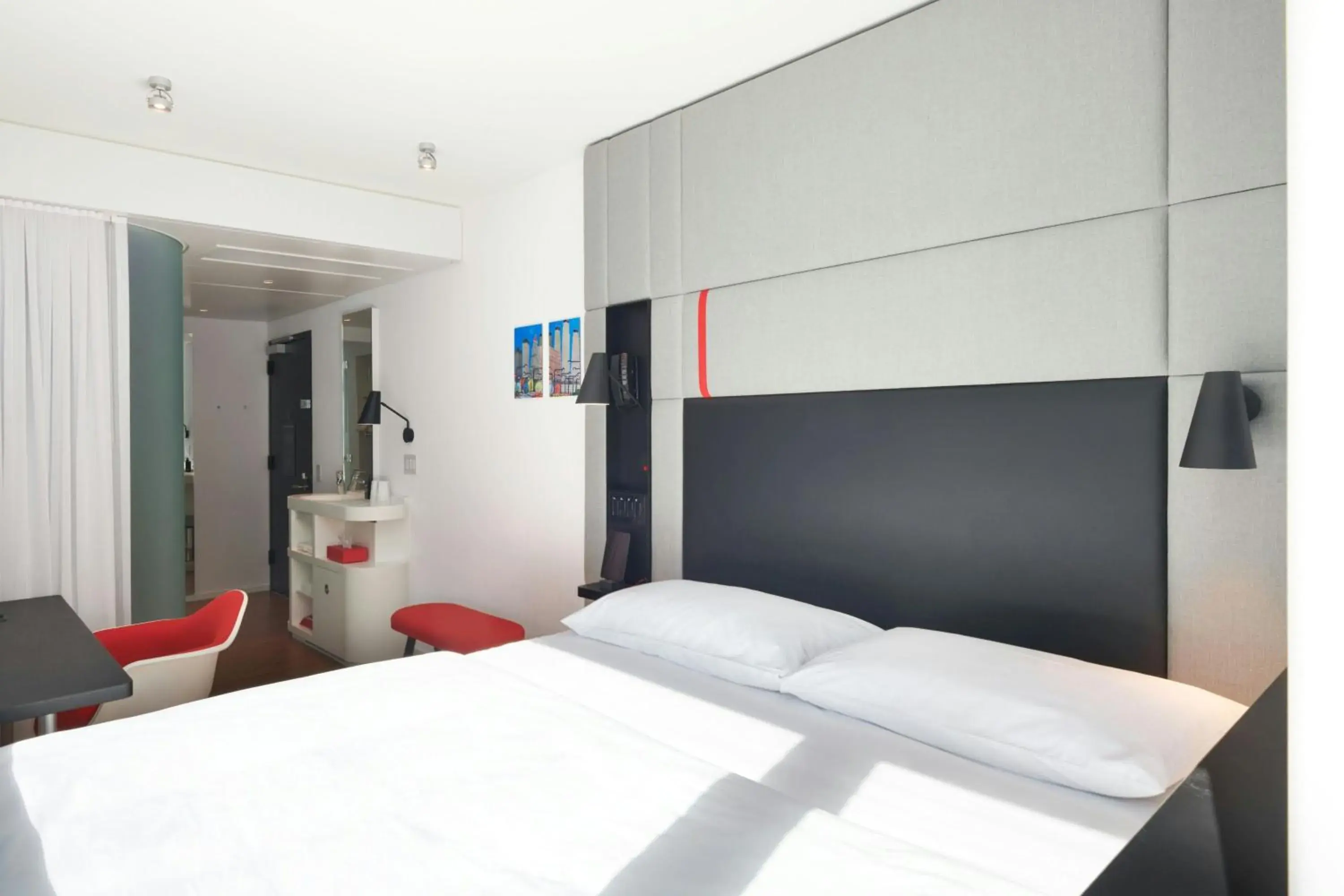 Bedroom, Bed in citizenM Chicago Downtown Bedroom, Bed in citizenM Chicago Downtown