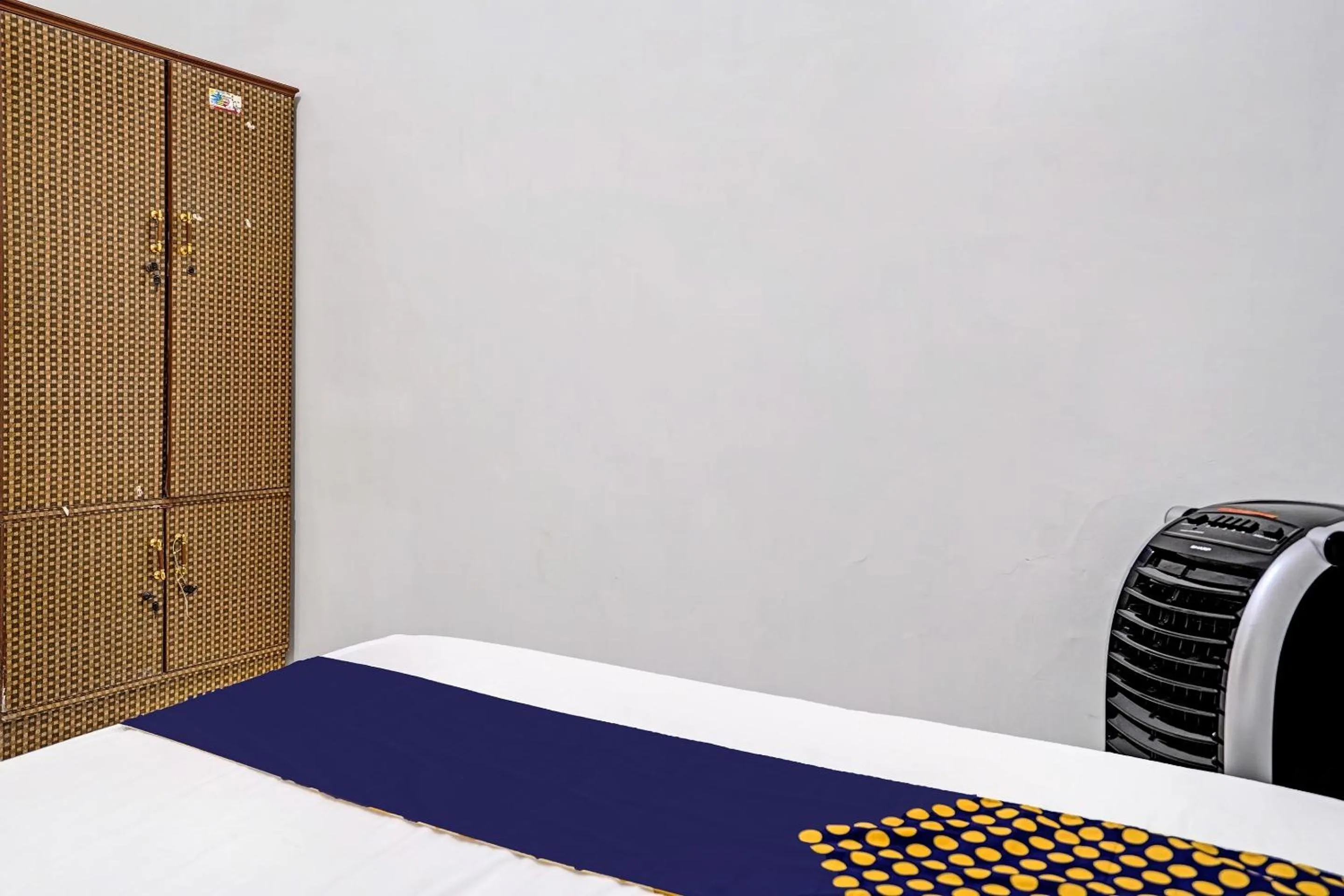 Bedroom, Bed in Hotel O Reva Residence Syariah