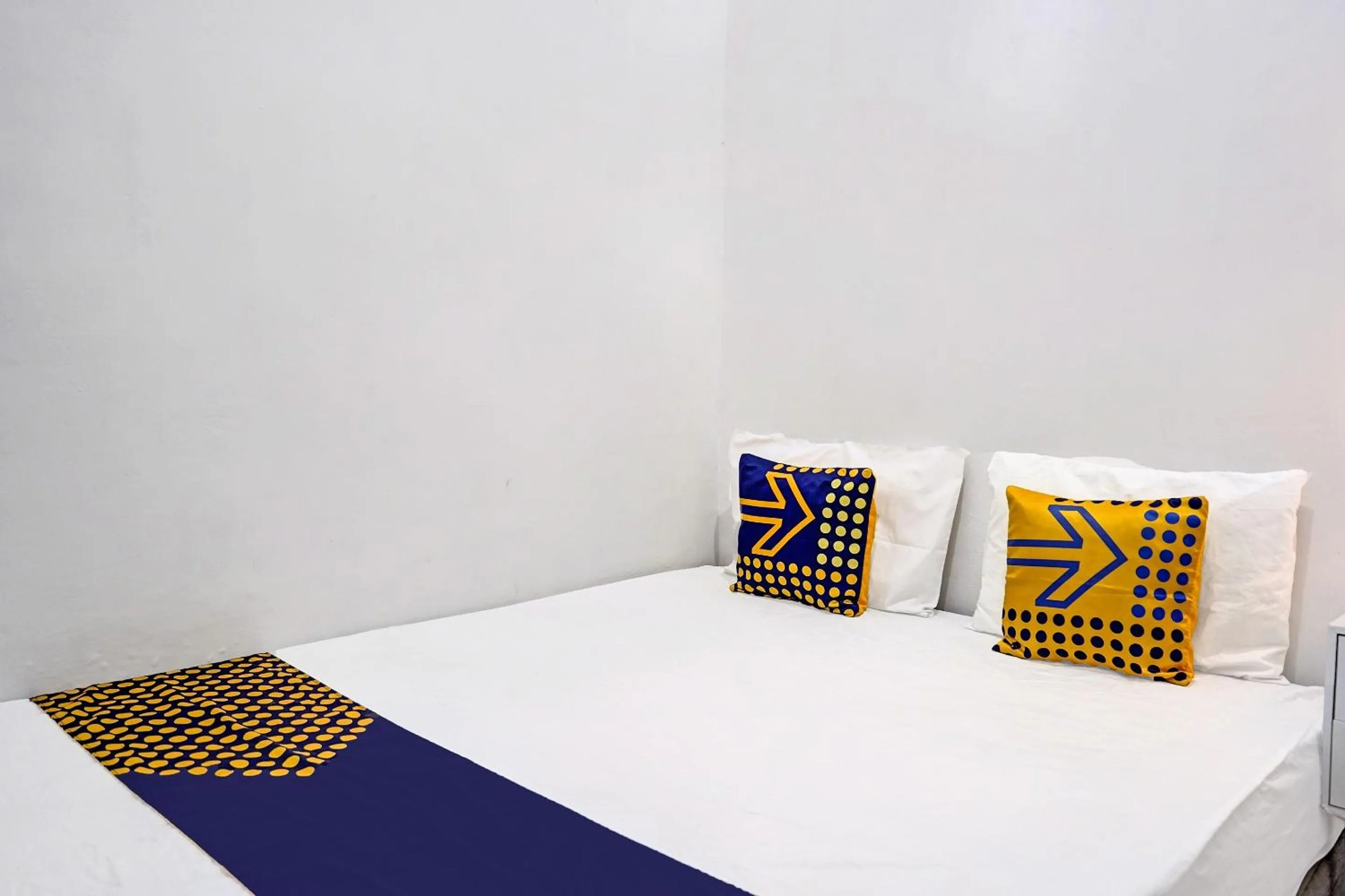 Bedroom, Bed in Hotel O Reva Residence Syariah