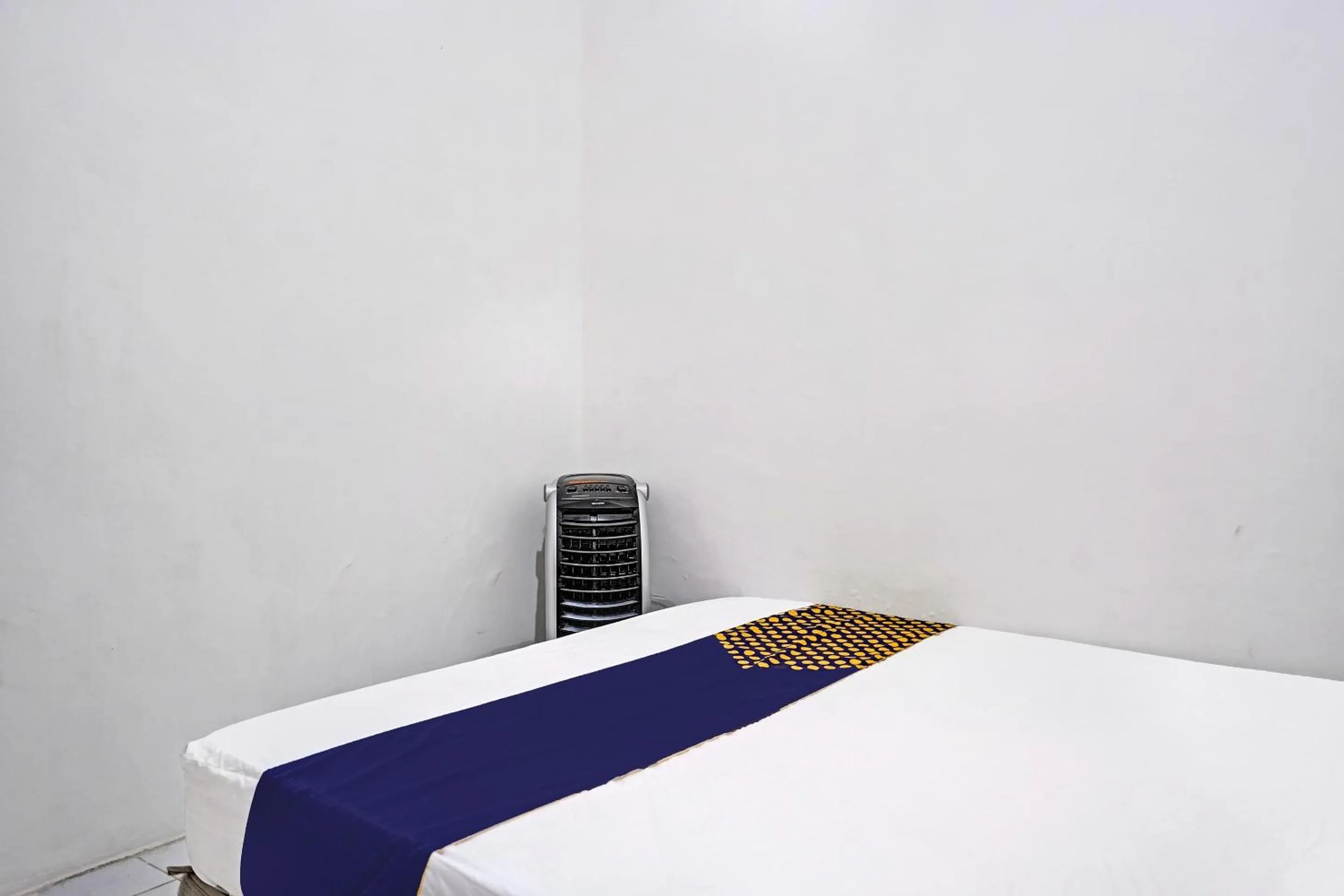 Bedroom, Bed in Hotel O Reva Residence Syariah