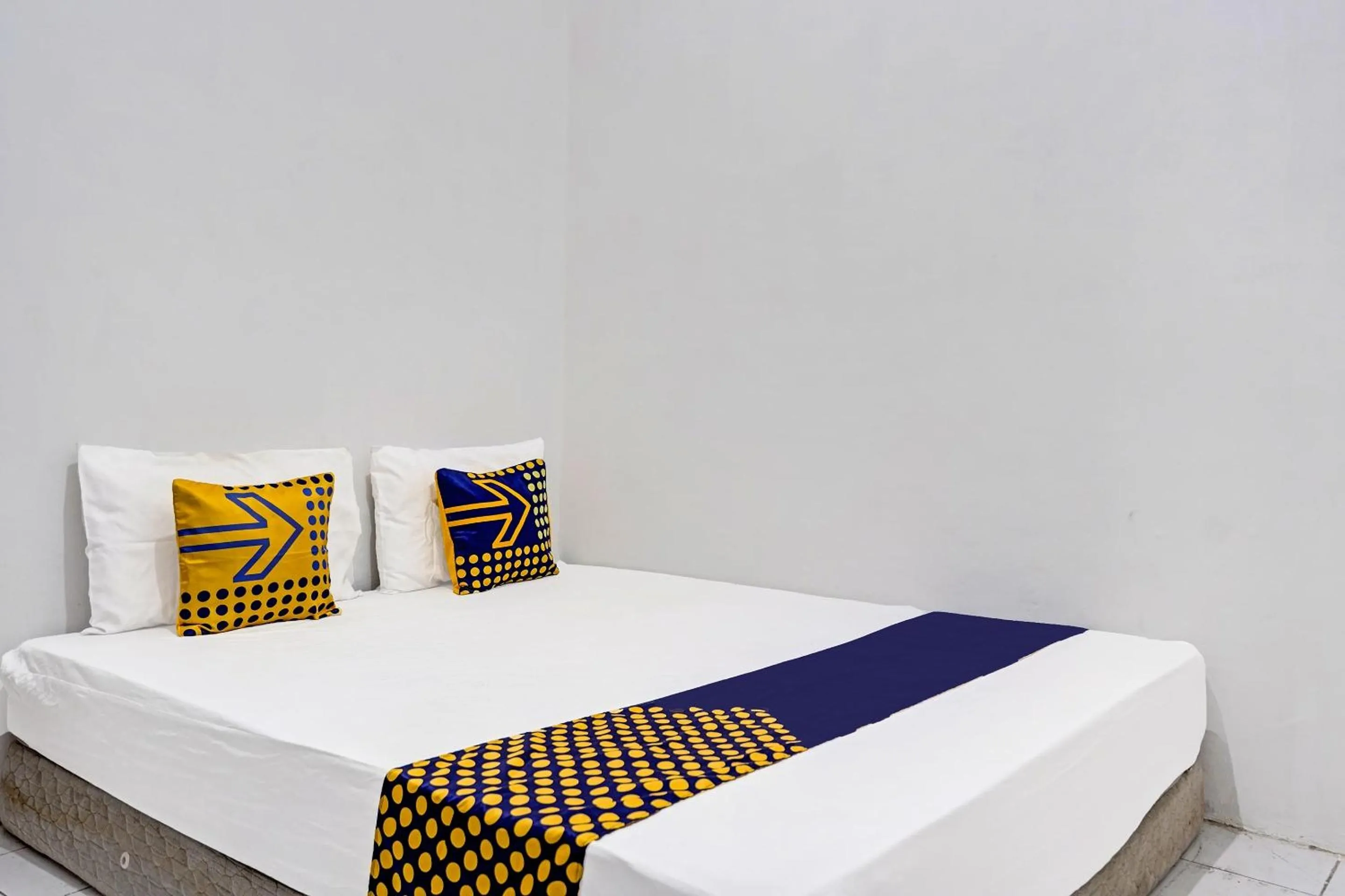 Bedroom, Bed in Hotel O Reva Residence Syariah