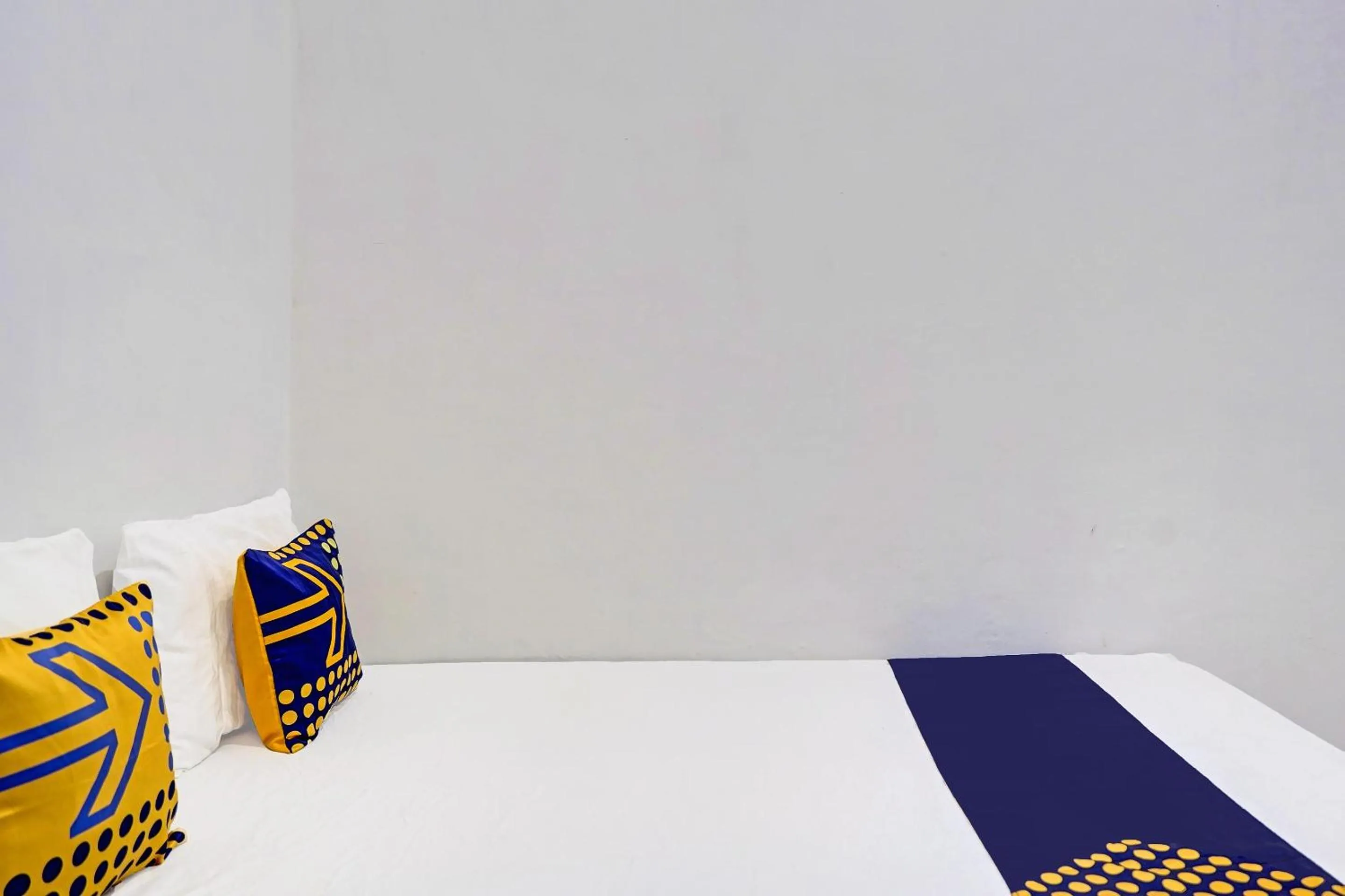 Bedroom, Bed in Hotel O Reva Residence Syariah