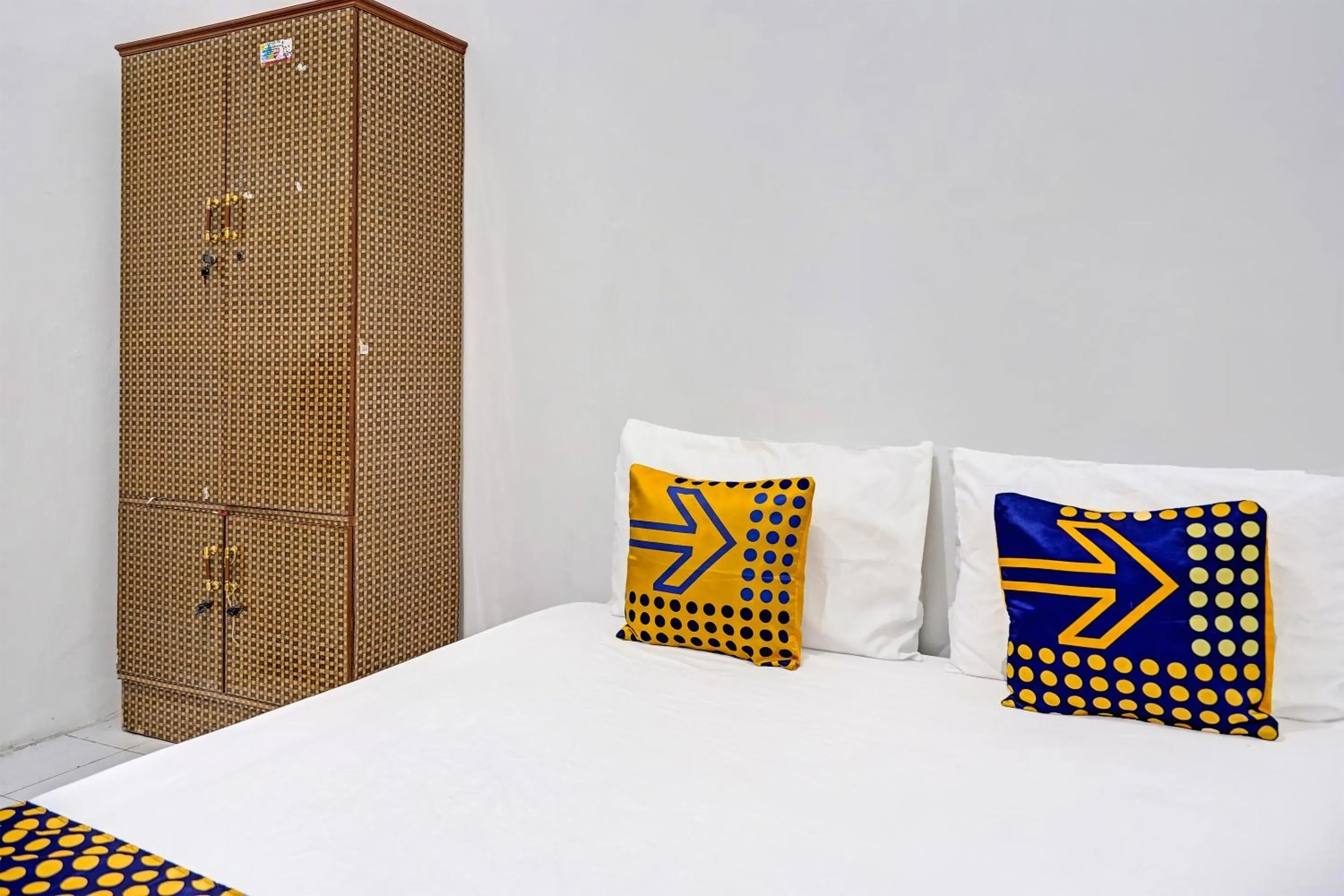 Bedroom, Bed in Hotel O Reva Residence Syariah