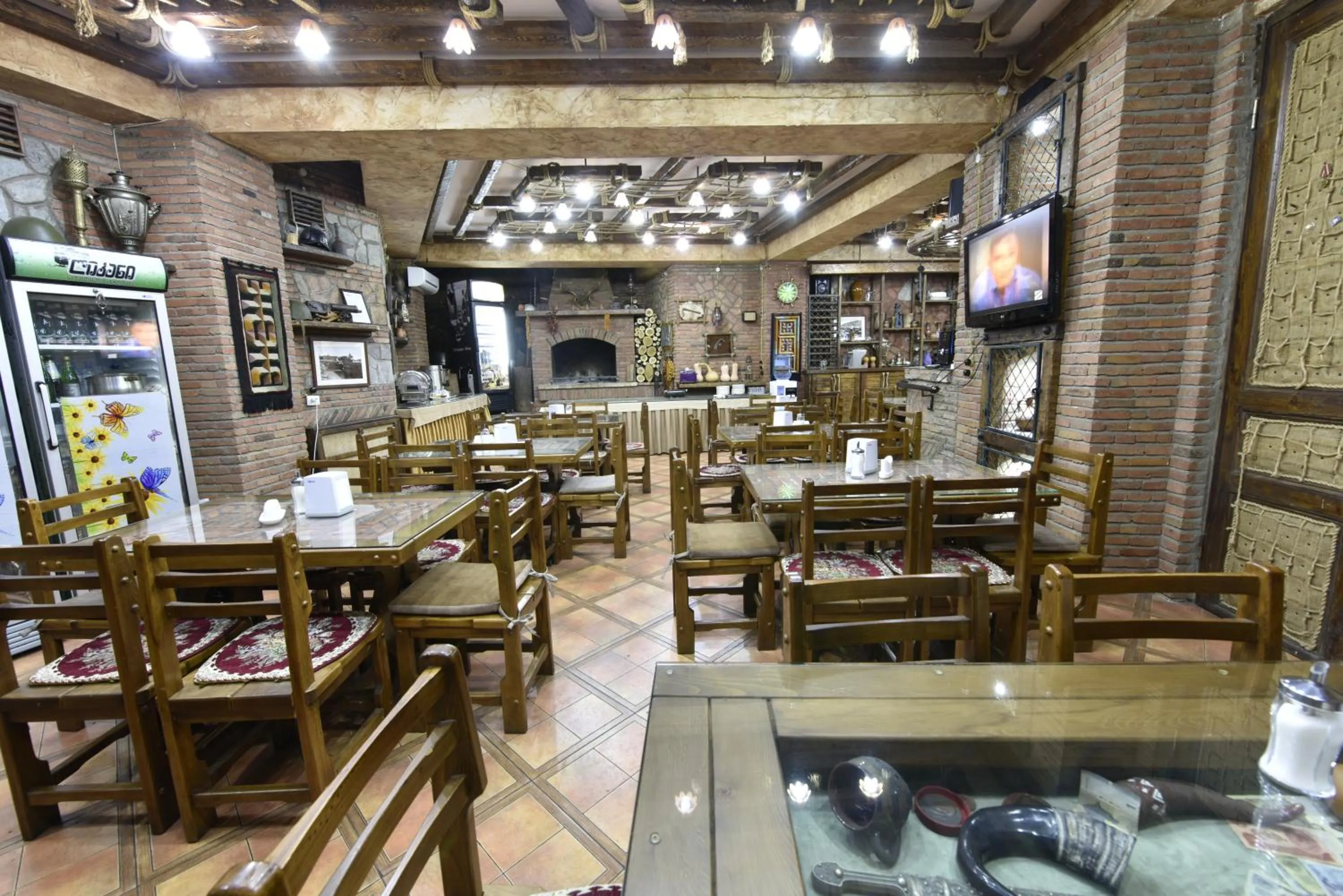 Restaurant/places to eat in GOLDEN IR-ME_NI