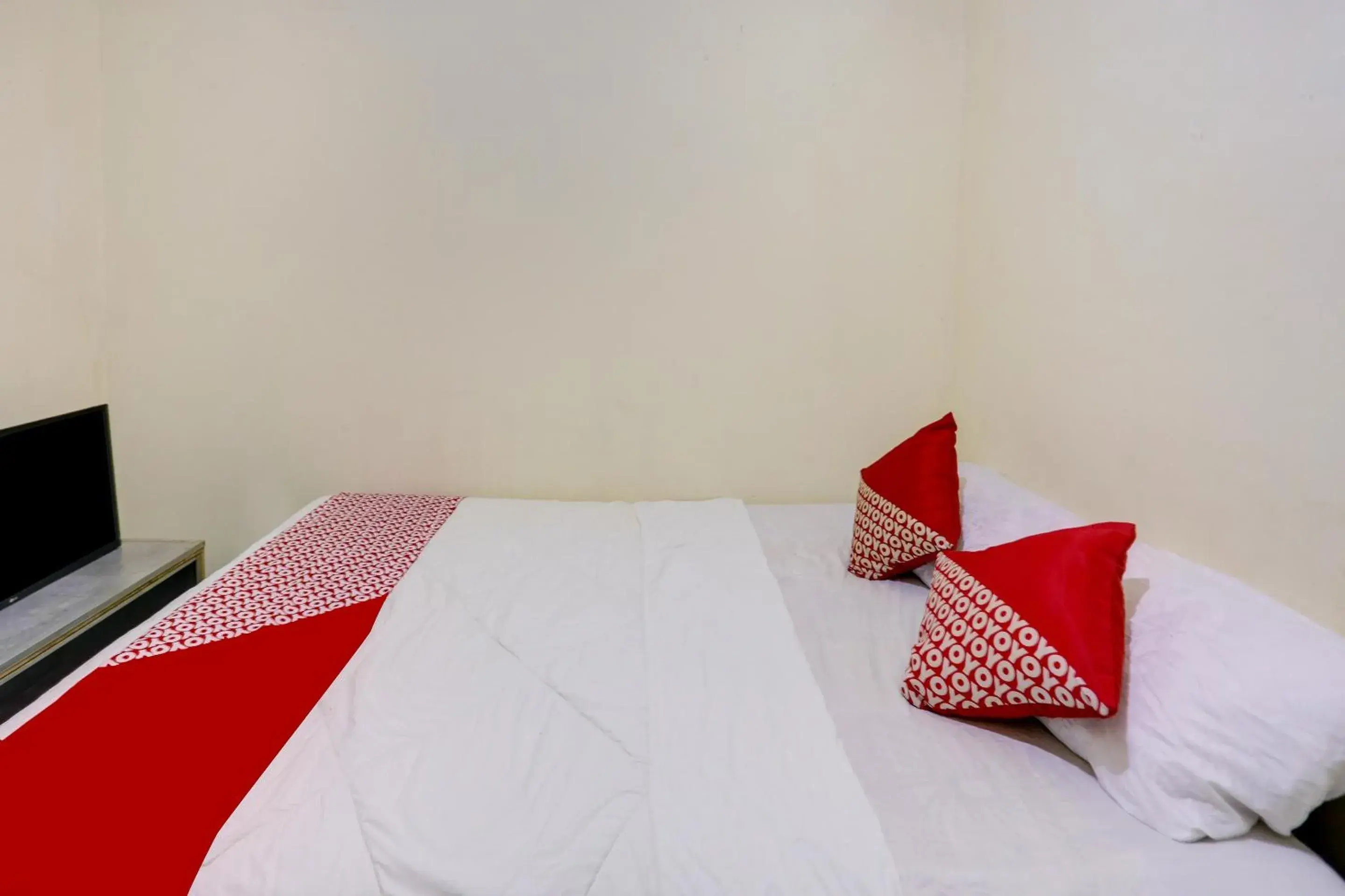 Bedroom, Bed in Hotel O Ringin Pitu 1 Syariah Bedroom, Bed in Hotel O Ringin Pitu 1 Syariah