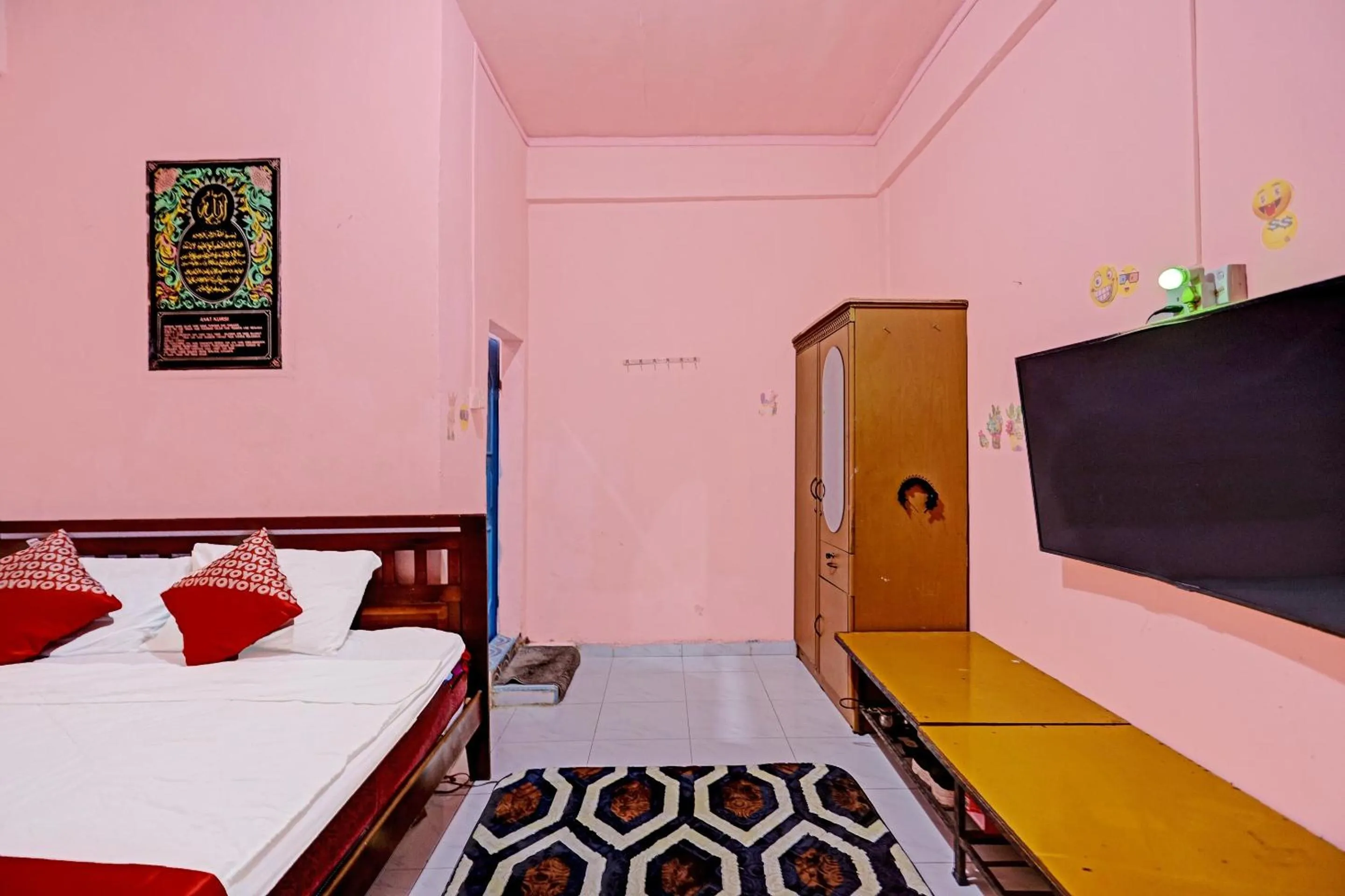 Bedroom, Bed in Hotel O Duta Stay