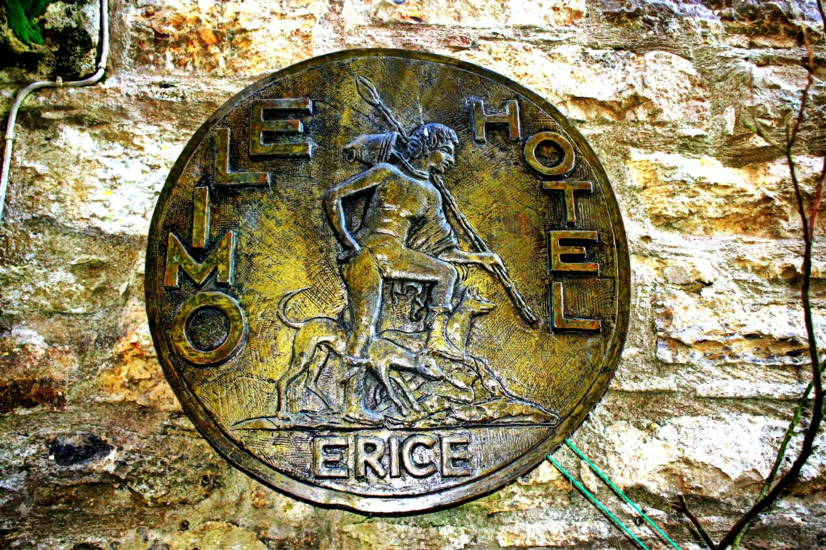 Decorative detail in Hotel Elimo