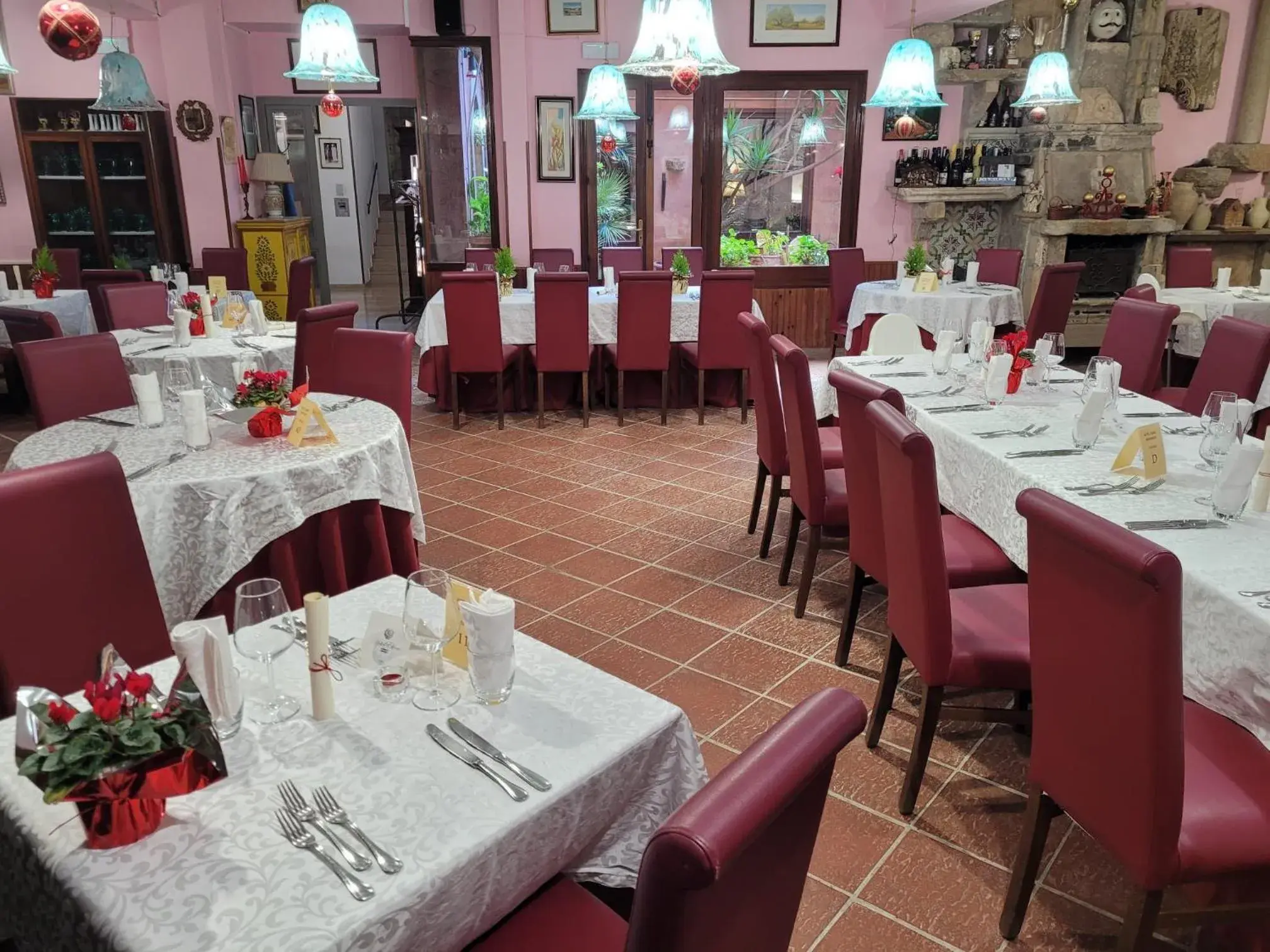 Restaurant/places to eat in Hotel Elimo Restaurant/places to eat in Hotel Elimo