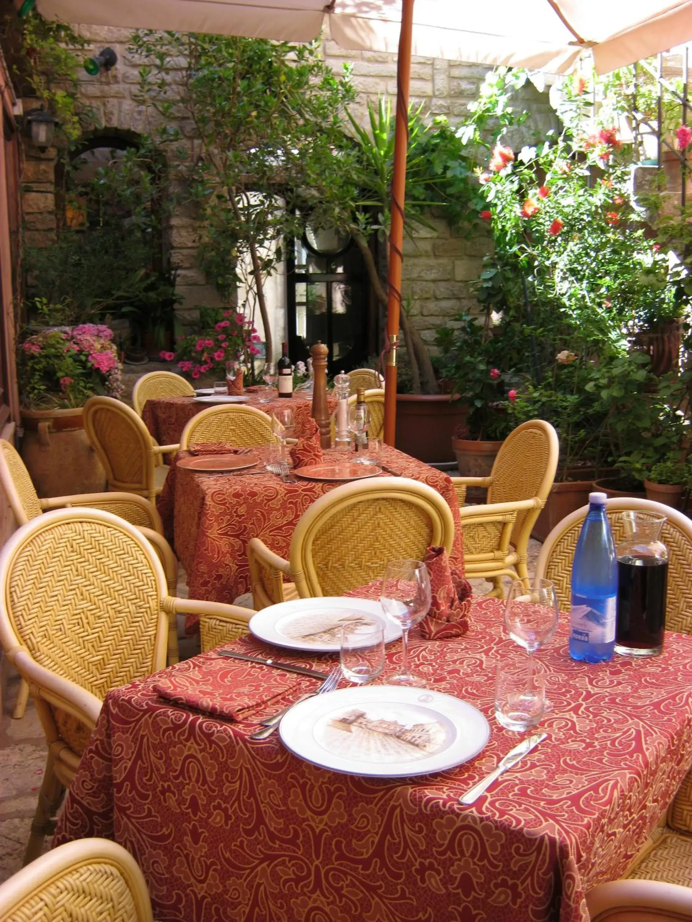 Restaurant/places to eat in Hotel Elimo Restaurant/places to eat in Hotel Elimo