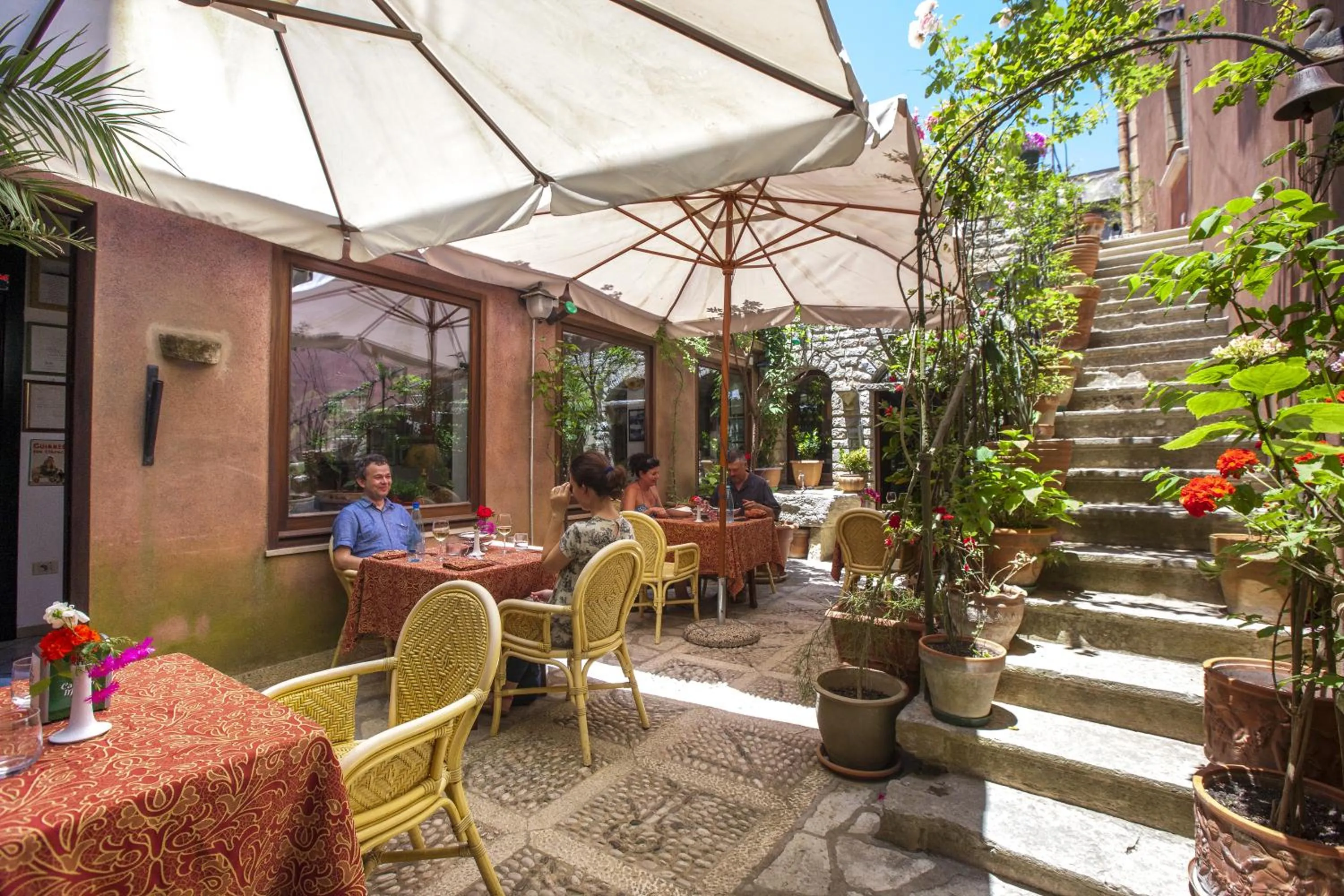 Garden in Hotel Elimo