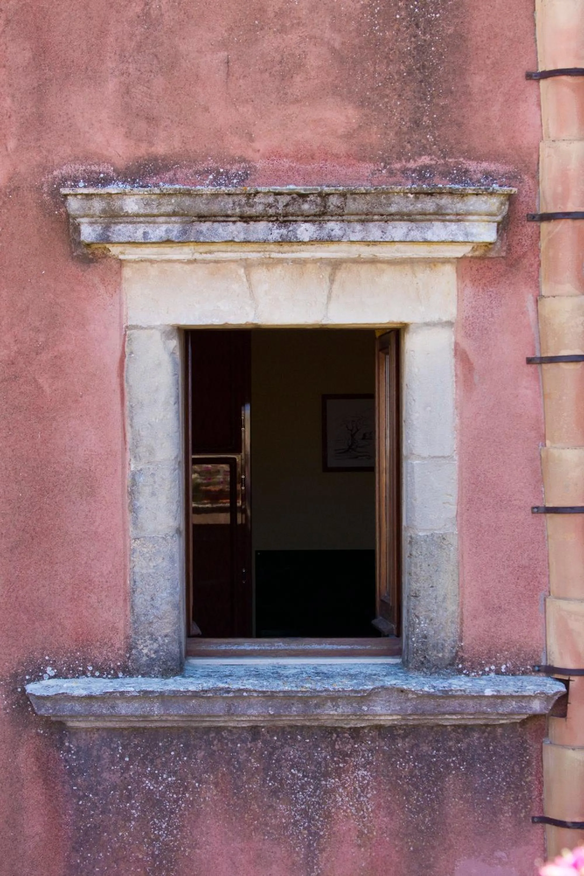 Decorative detail in Hotel Elimo