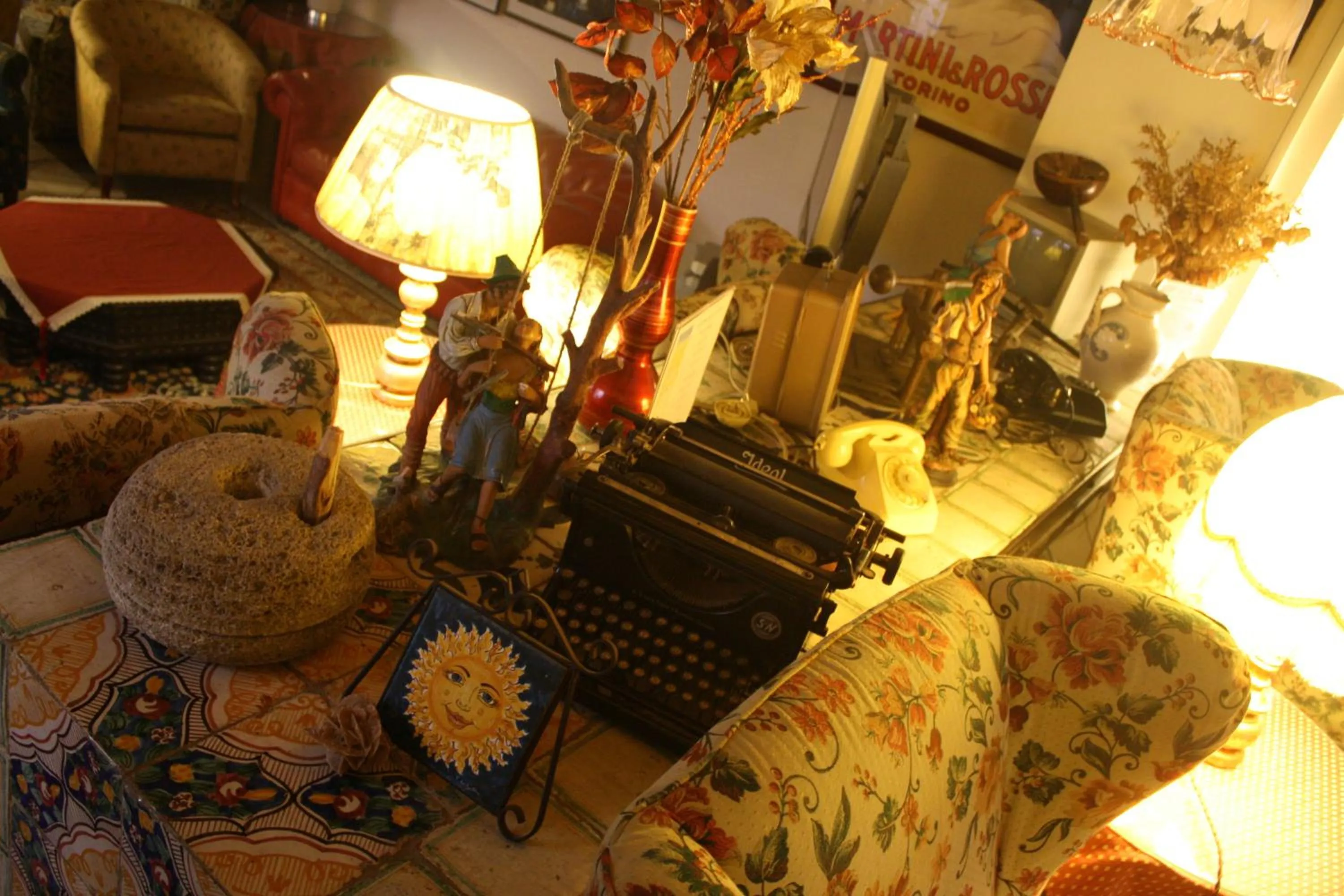 Decorative detail in Hotel Elimo