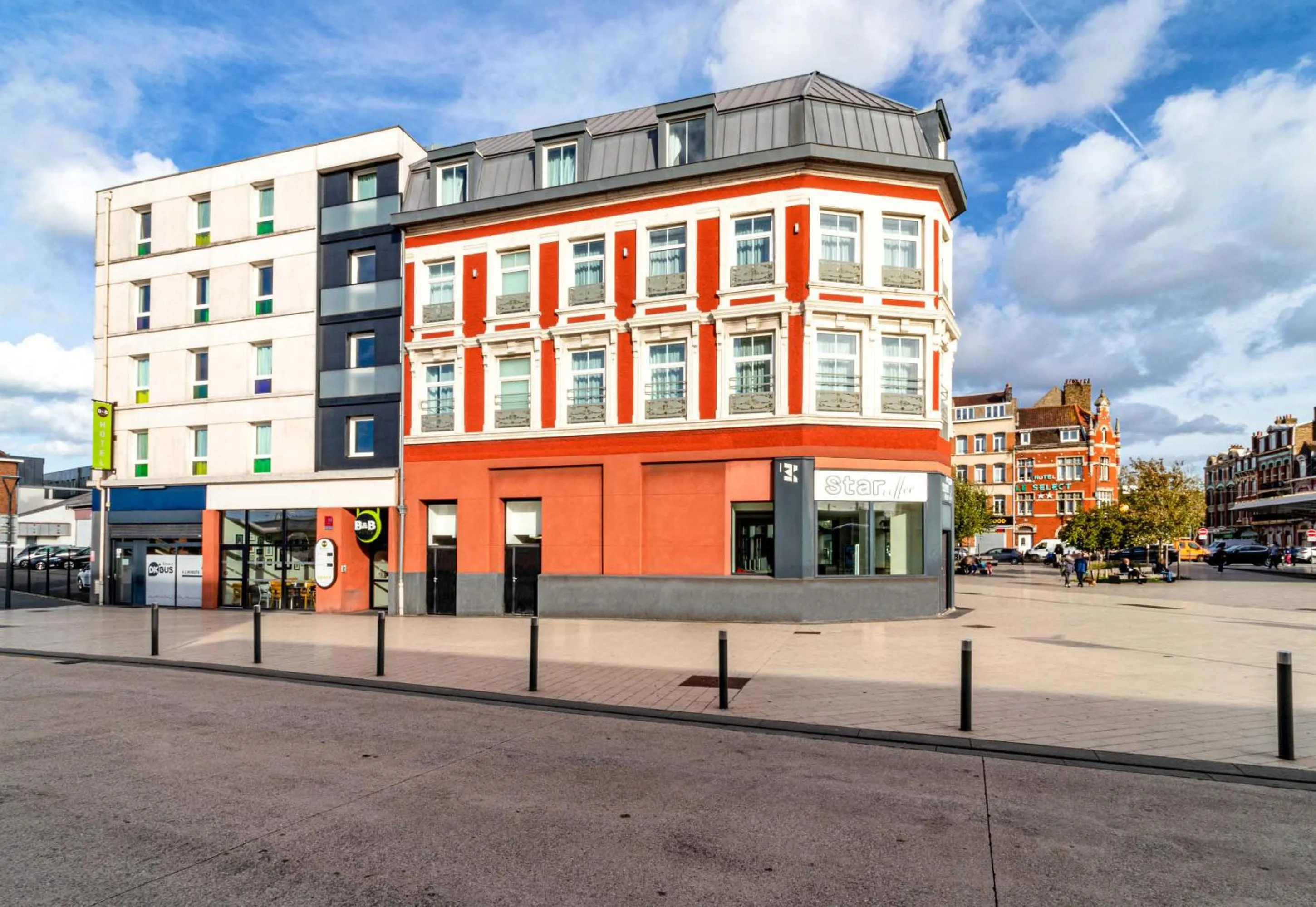 Property building in B&B HOTEL Dunkerque Centre Gare