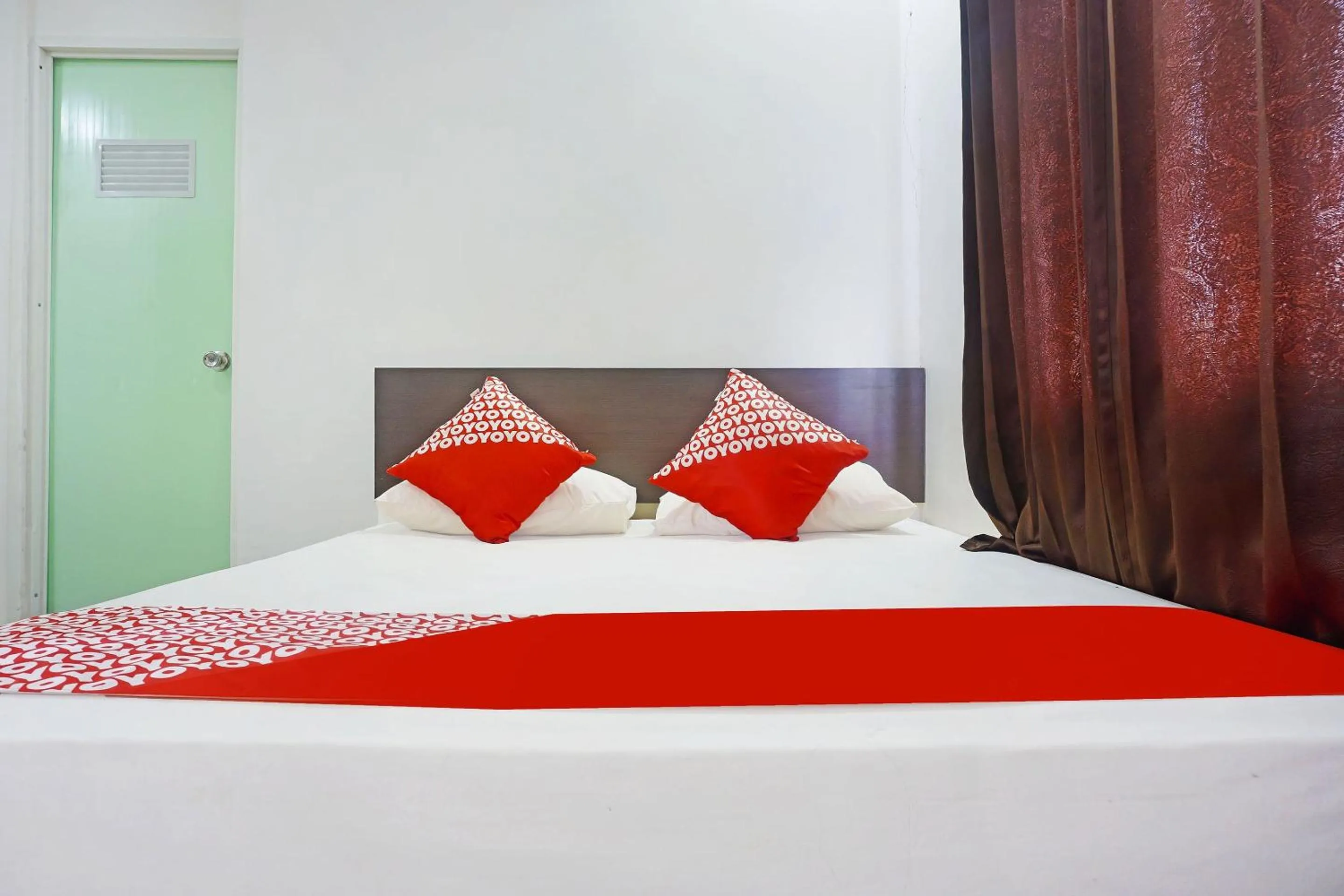 Bedroom, Bed in Hotel O Dalle 5151 Jeneponto Near Patung kuda, Jeneponto