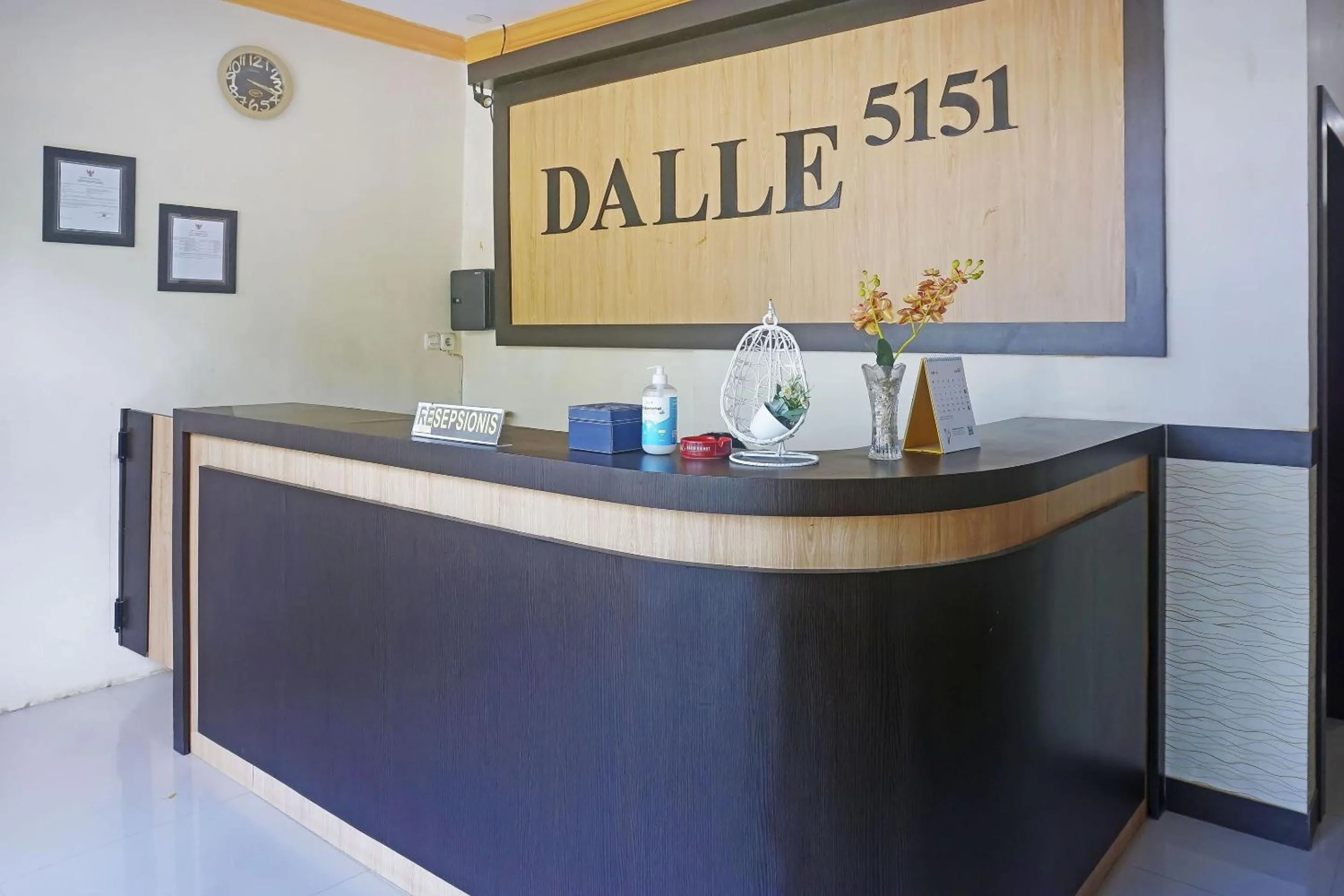 Lobby or reception in Hotel O Dalle 5151 Jeneponto Near Patung kuda, Jeneponto