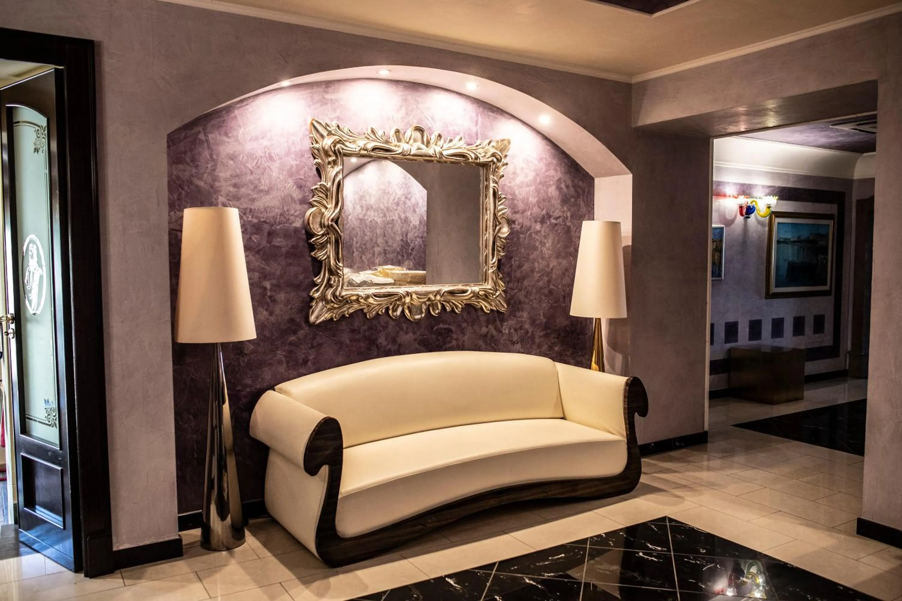 Communal lounge/ TV room in Hotel Garibaldi