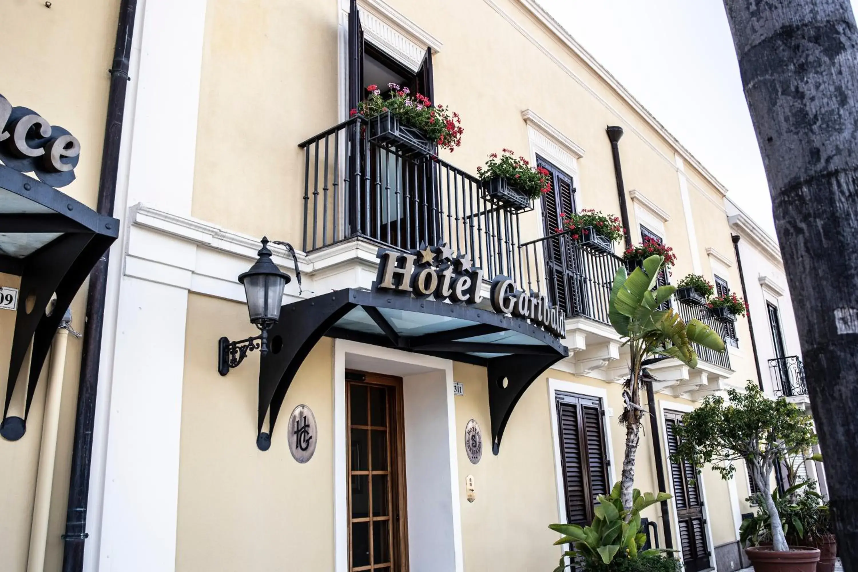 Property building in Hotel Garibaldi Property building in Hotel Garibaldi