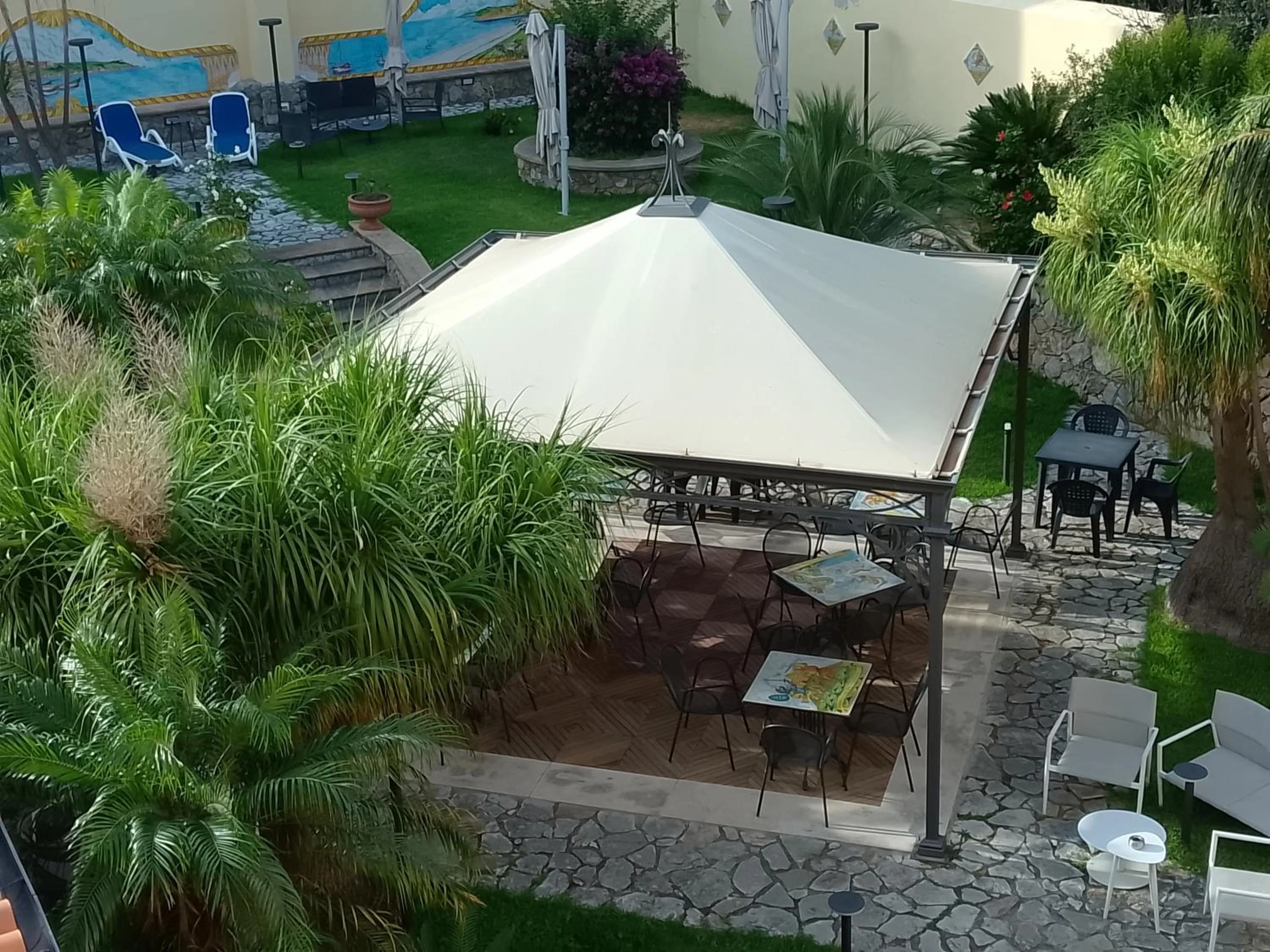 Day in Hotel Garibaldi