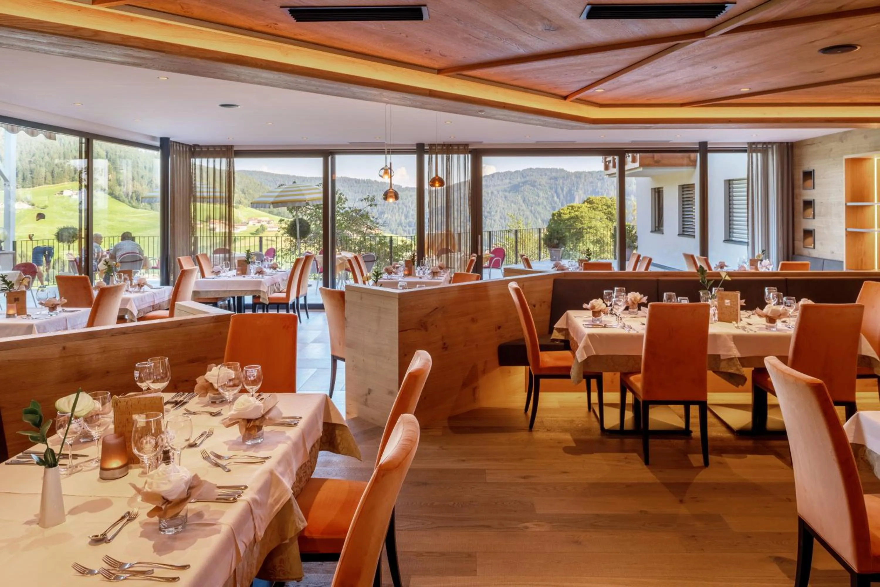 Restaurant/places to eat in Hotel Sonnenheim