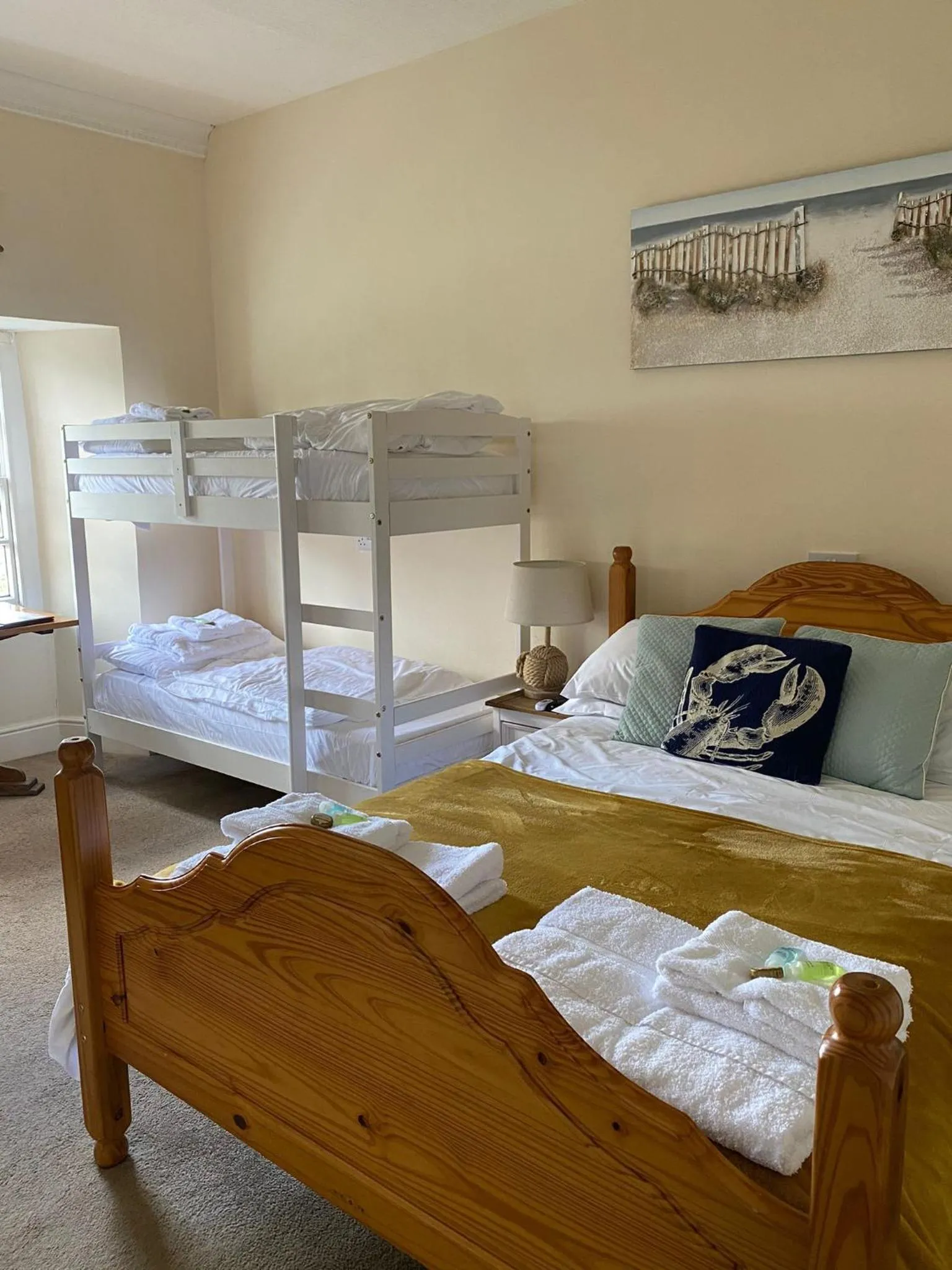 Family Room with Shower in Red Lion