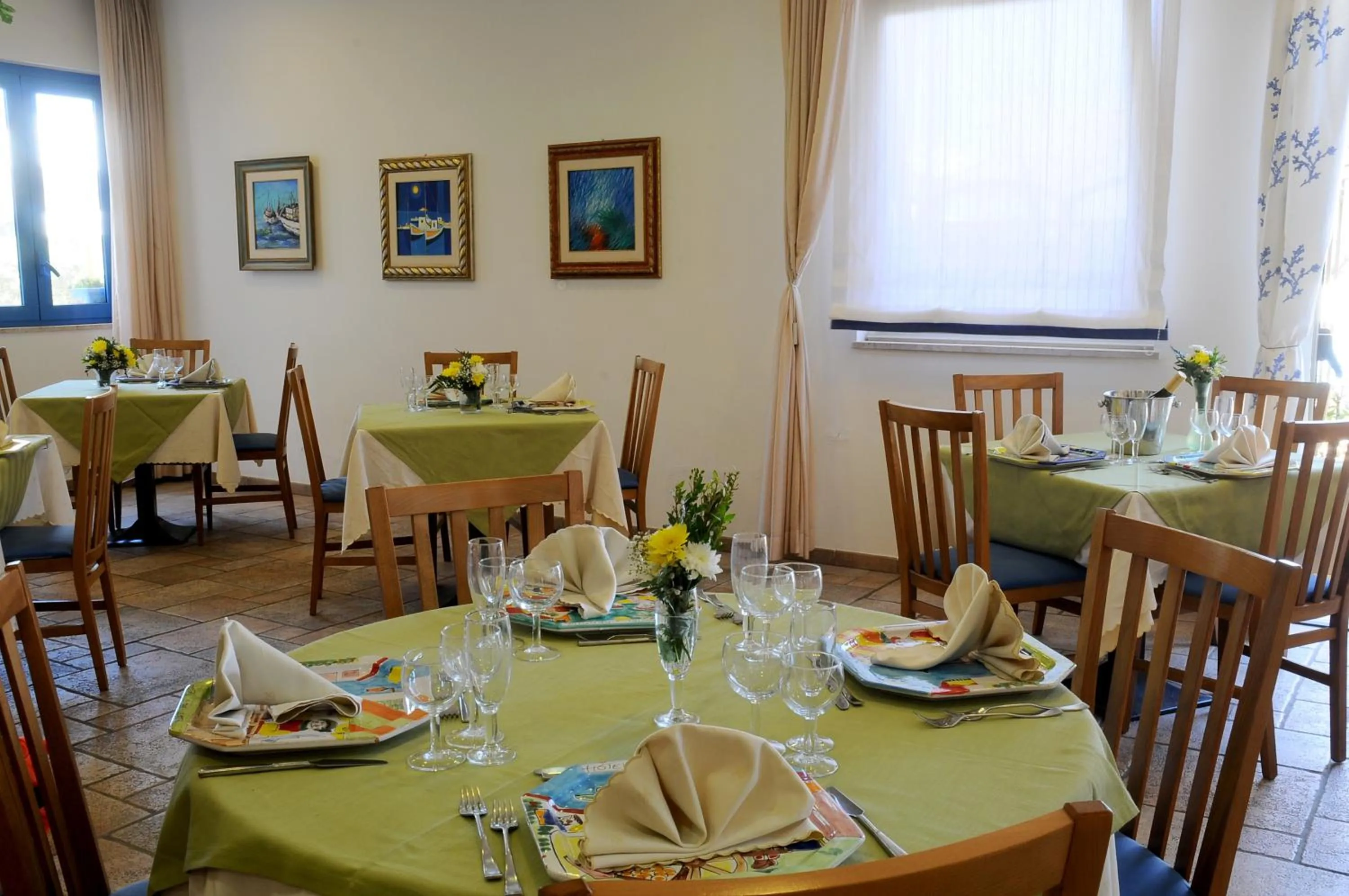 Restaurant/places to eat in Hotel Sirenetta