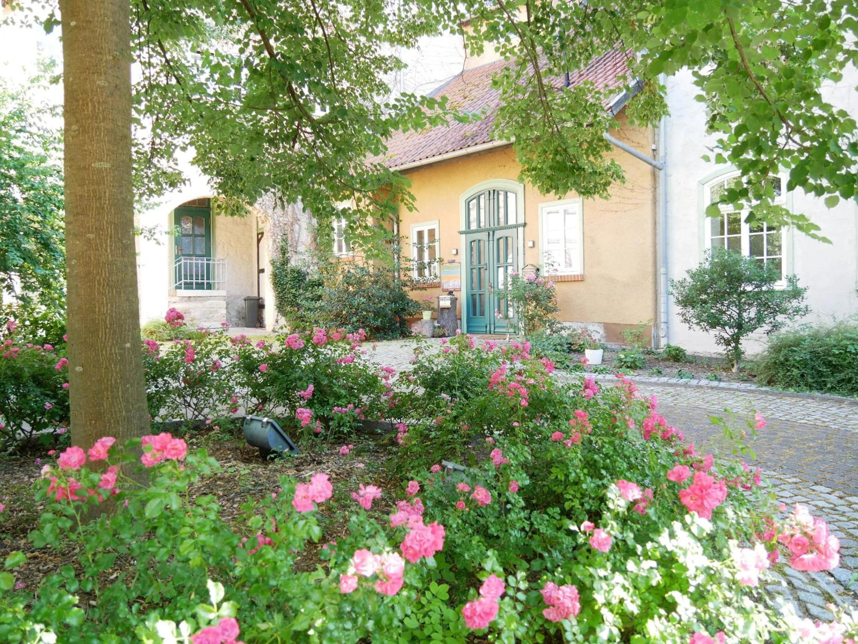 Property building in Schloss Goldacker - das Schloss der Gesundheit