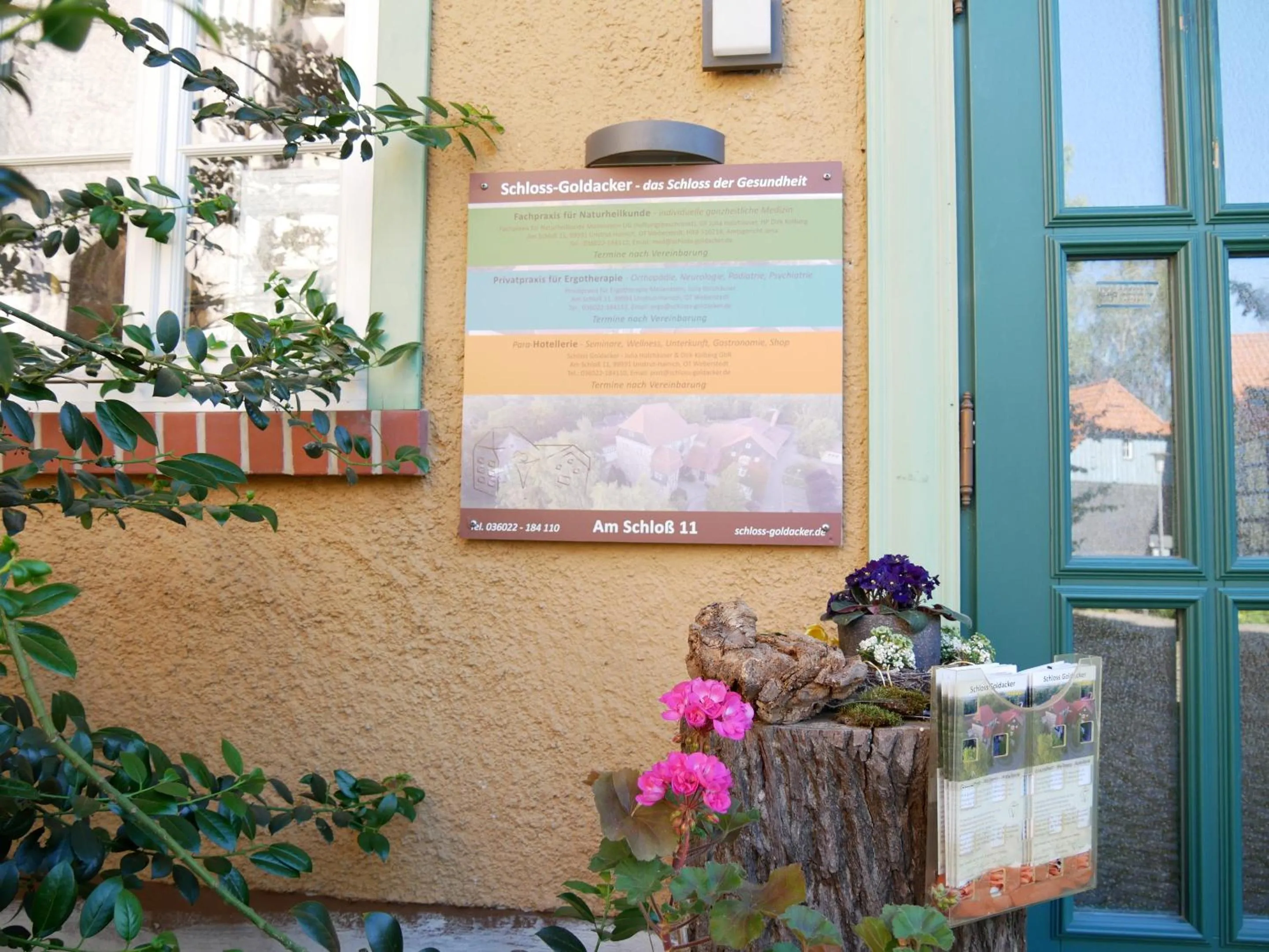 Facade/entrance in Schloss Goldacker - das Schloss der Gesundheit