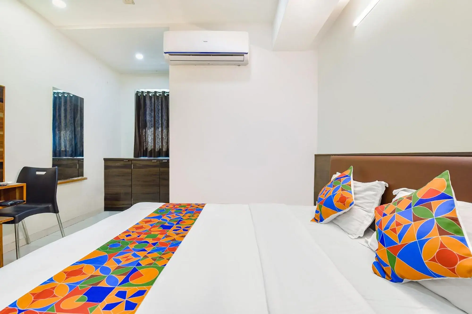 Photo of the whole room, Bed in FabHotel Crystal - Nr Odau Ring Road Photo of the whole room, Bed in FabHotel Crystal - Nr Odau Ring Road