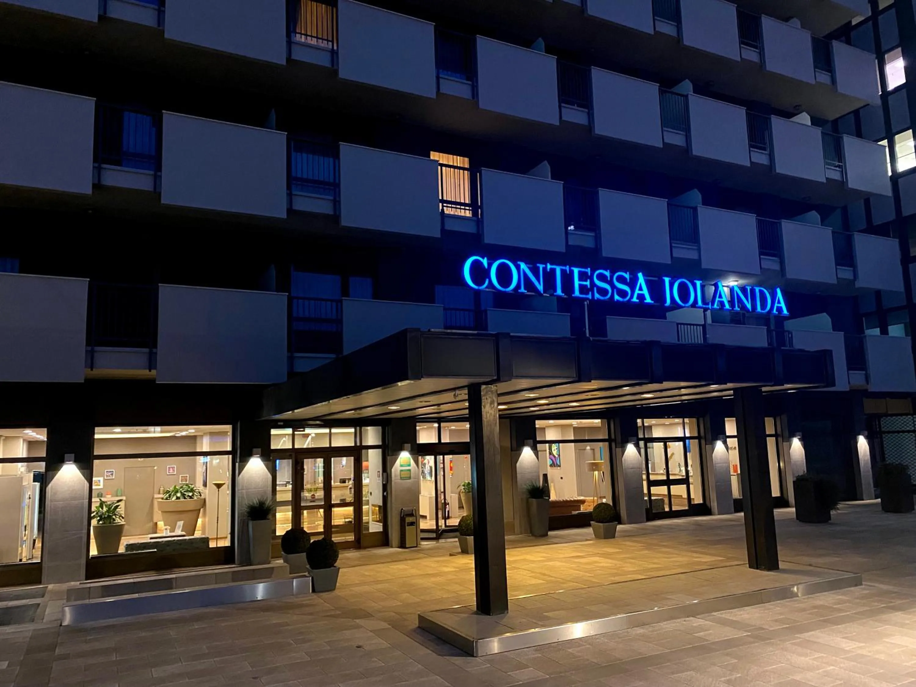 Facade/entrance in UNA Hotels Hotel & Residence Contessa Jolanda Milano
