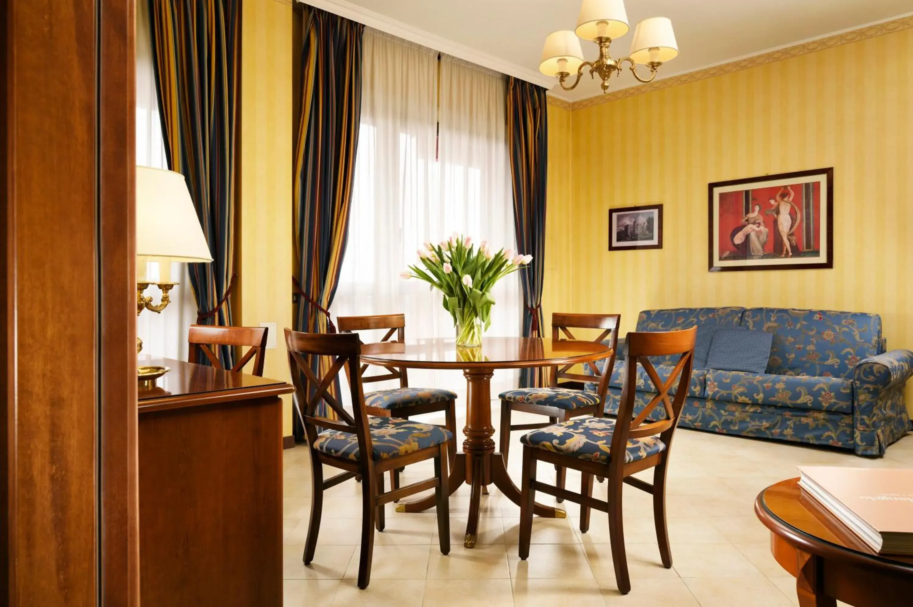 Living room in UNA Hotels Hotel & Residence Contessa Jolanda Milano Living room in UNA Hotels Hotel & Residence Contessa Jolanda Milano