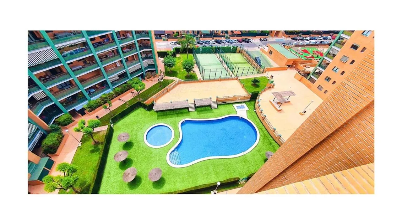 Lovely penthouse condo with pool