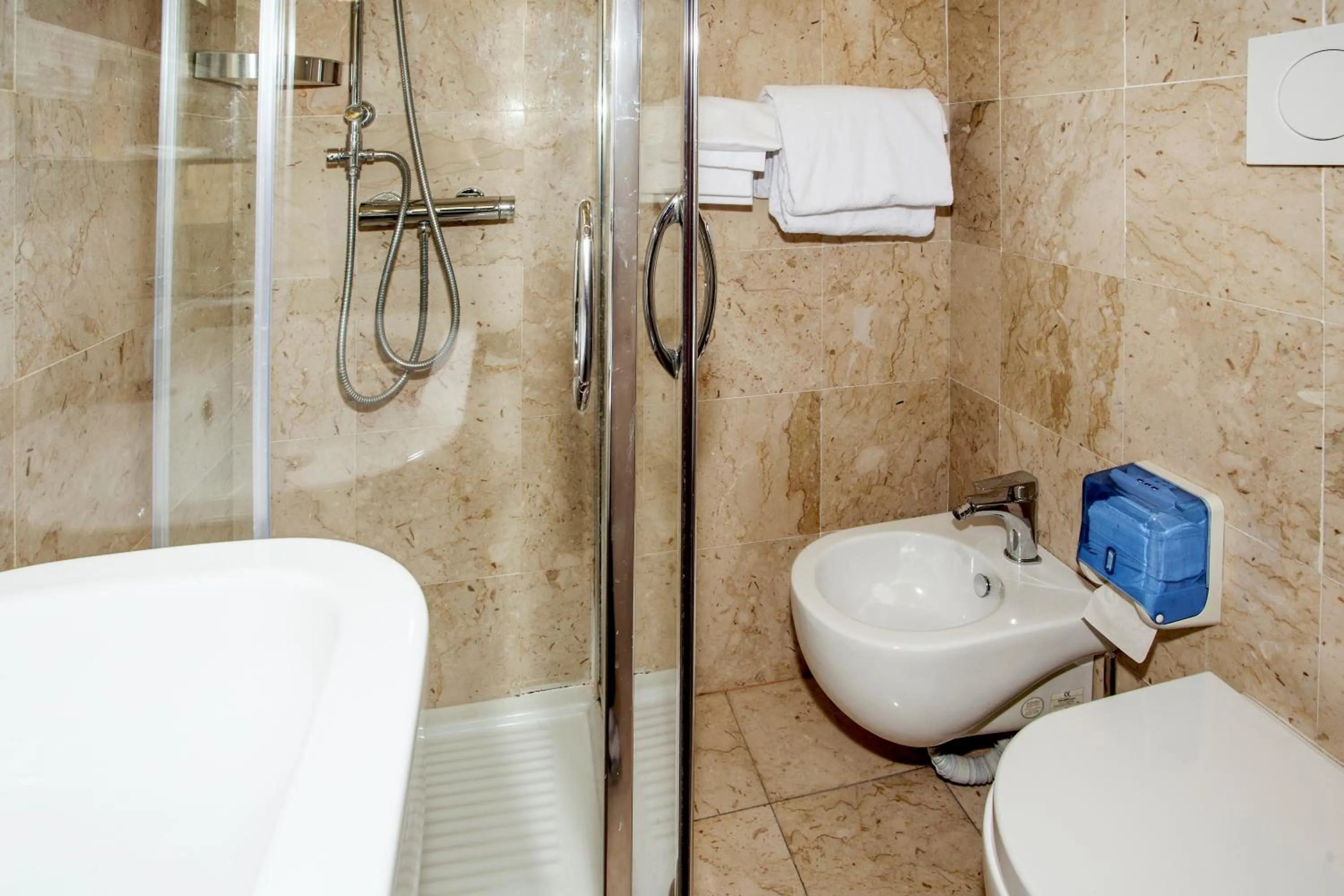 Bathroom in Hotel Bolzano