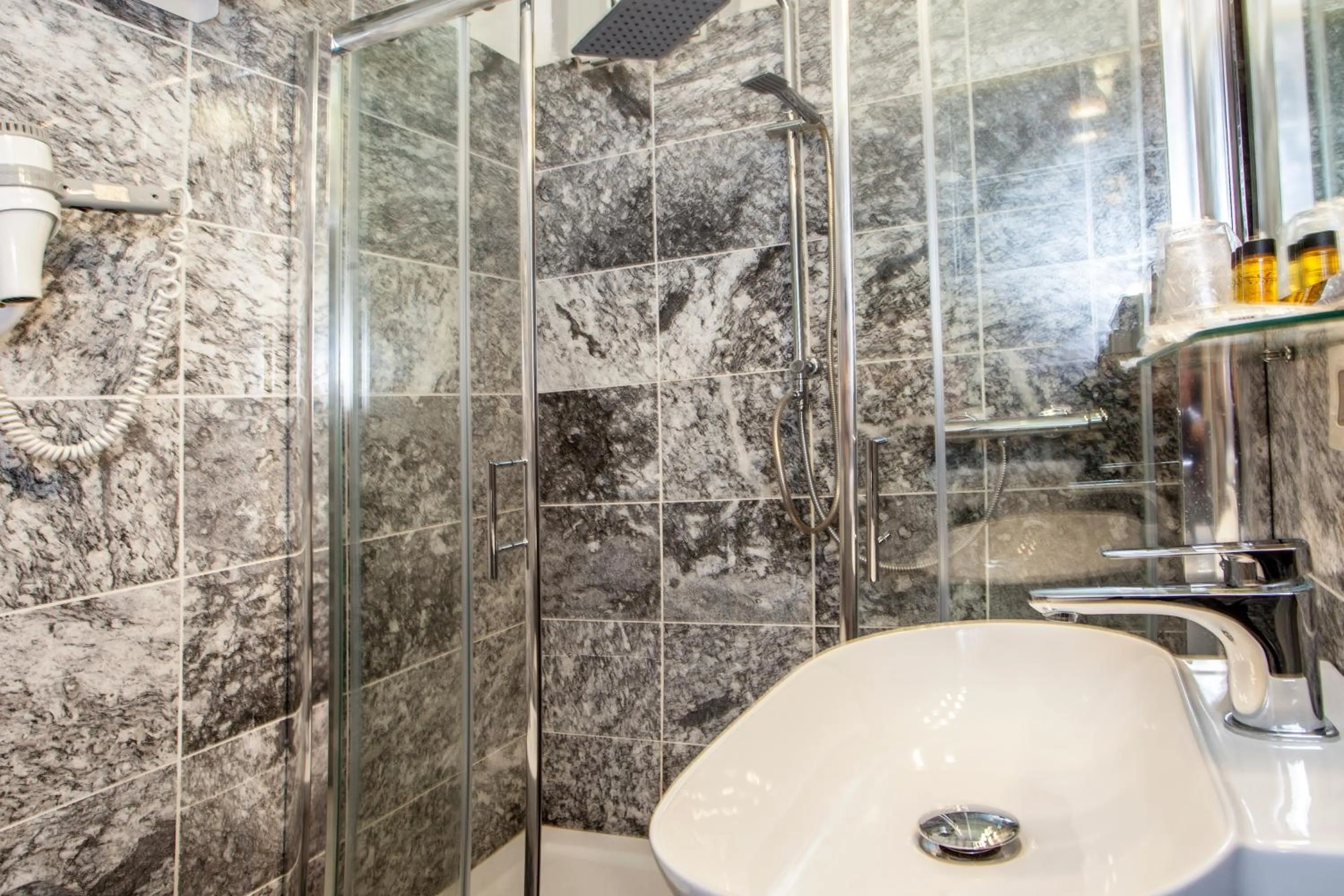 Bathroom in Hotel Bolzano