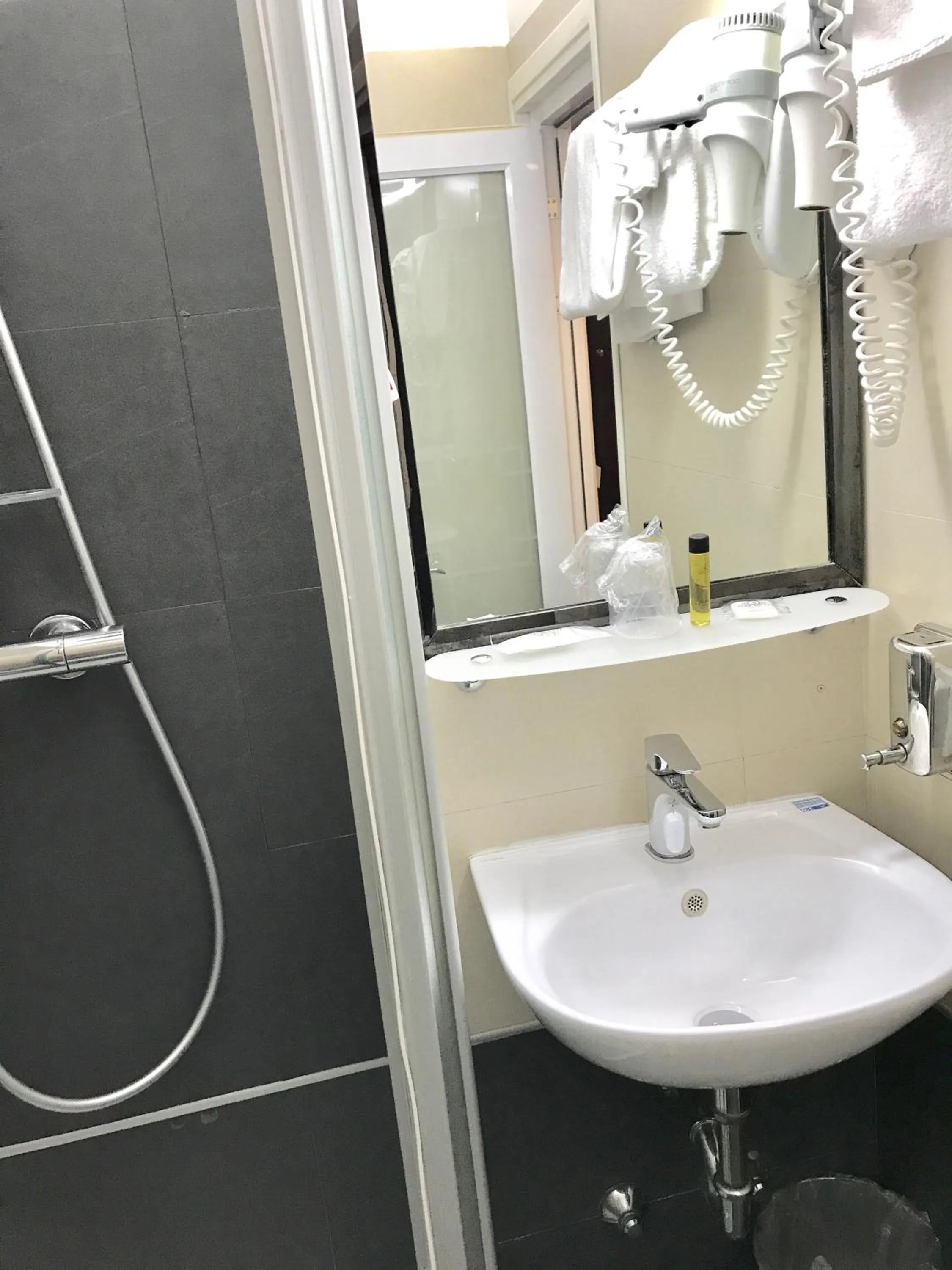 Bathroom in Hotel Bolzano