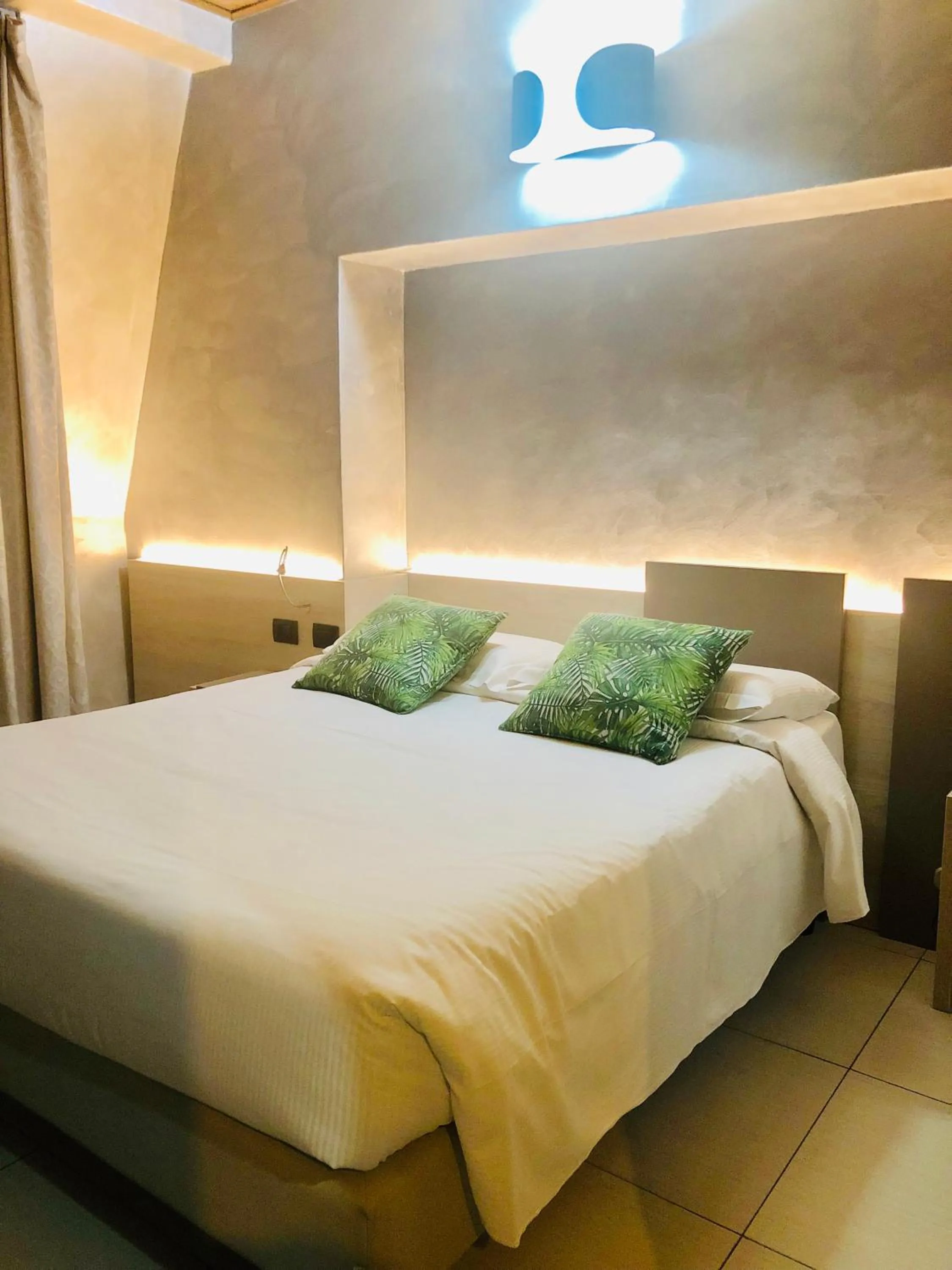 Bedroom, Bed in Hotel Bolzano