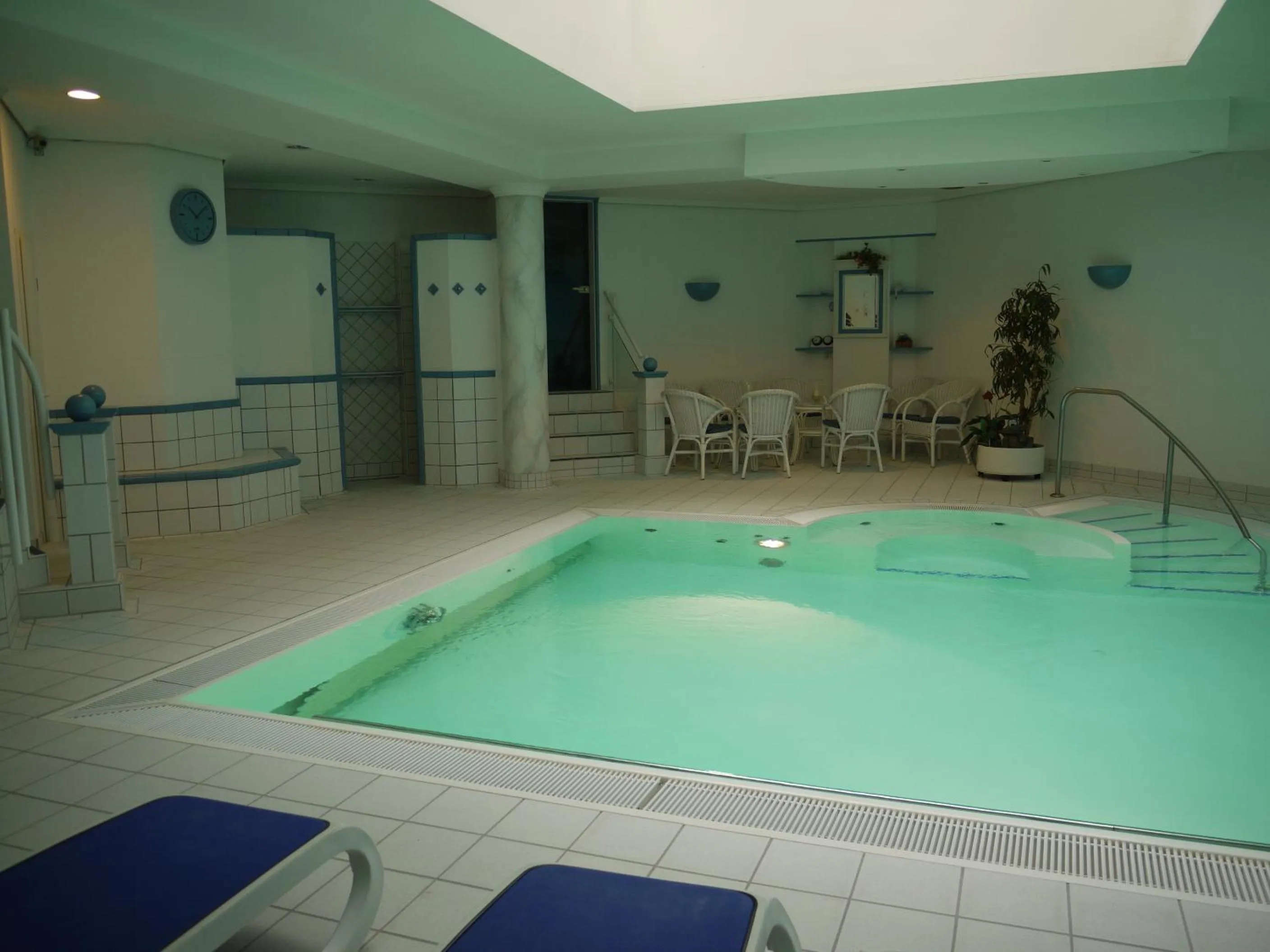 Swimming pool in Hotel Ebner