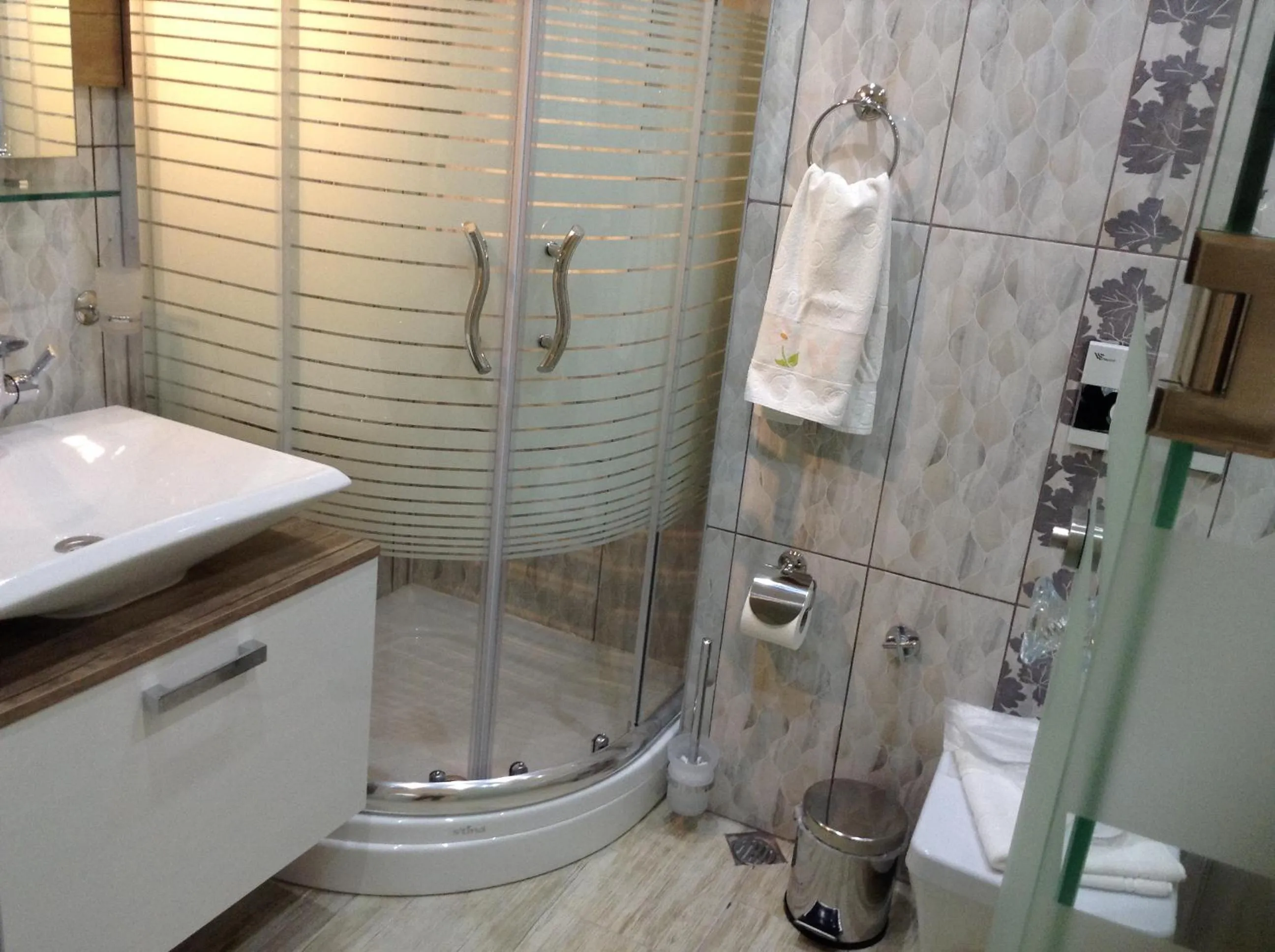 Bathroom in Mola Hotel