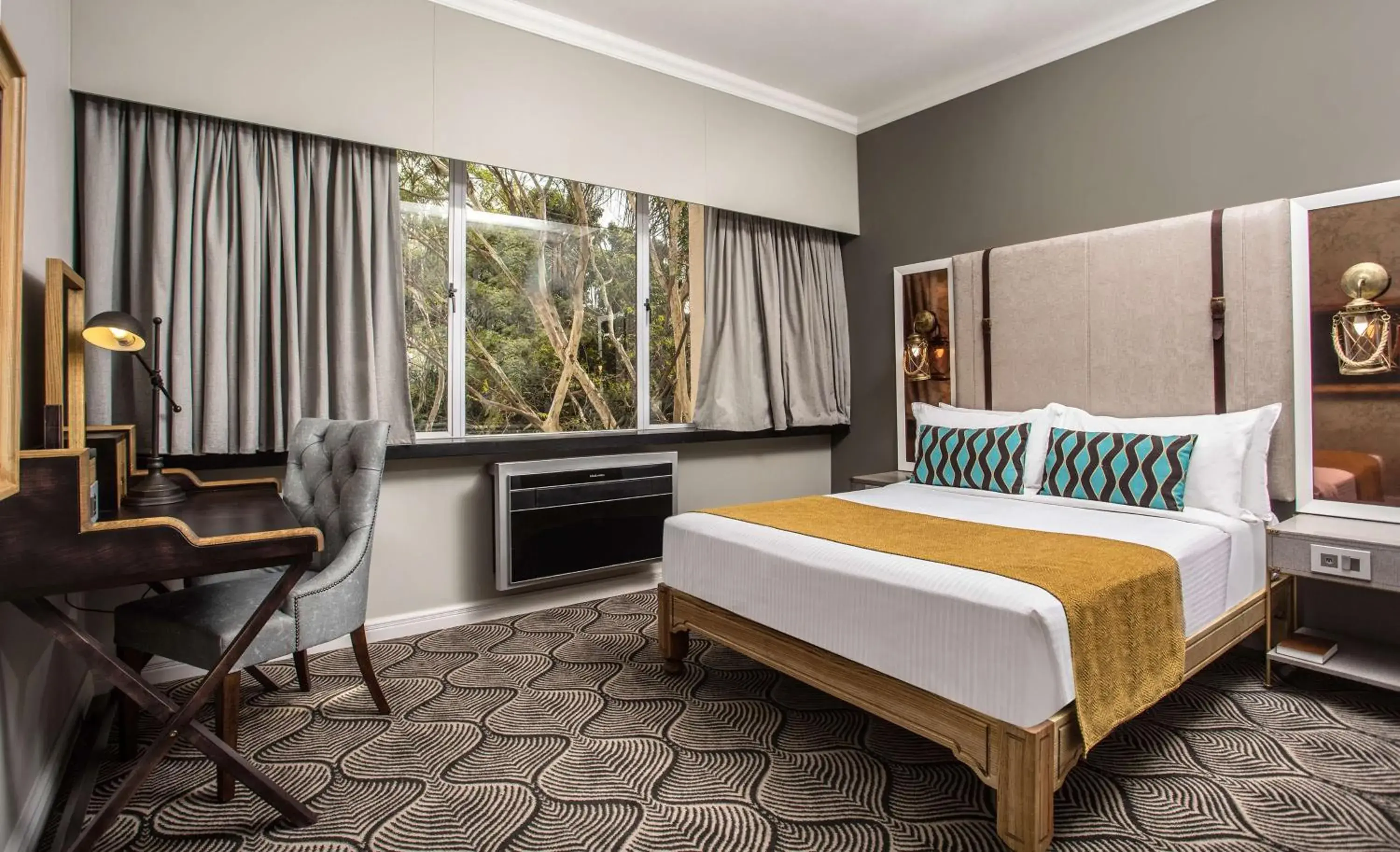 Standard Room 1 Queen Bed Smoking - single occupancy in Southern Sun Ridgeway Lusaka Standard Room 1 Queen Bed Smoking - single occupancy in Southern Sun Ridgeway Lusaka