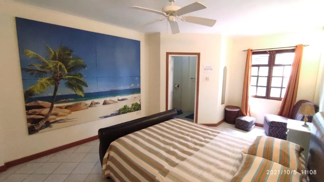 Bed in Amazing Beach View Apartments