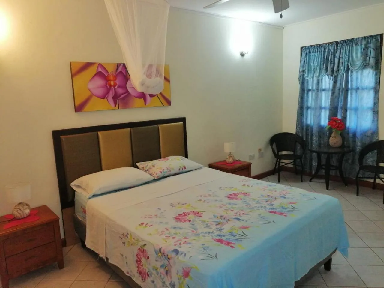 Bed in Amazing Beach View Apartments