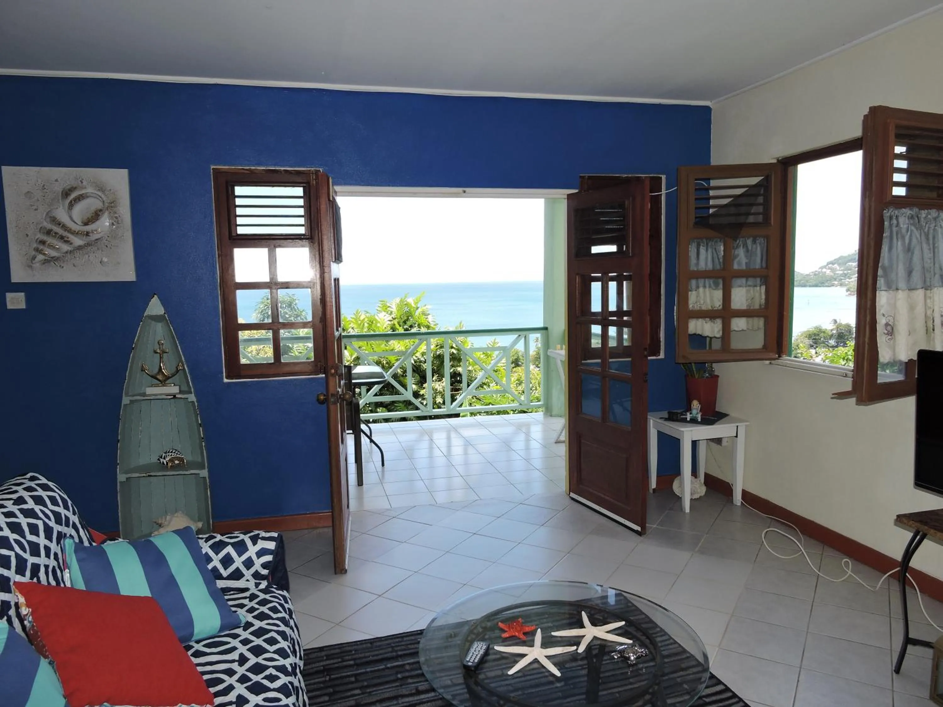 Neighbourhood in Amazing Beach View Apartments