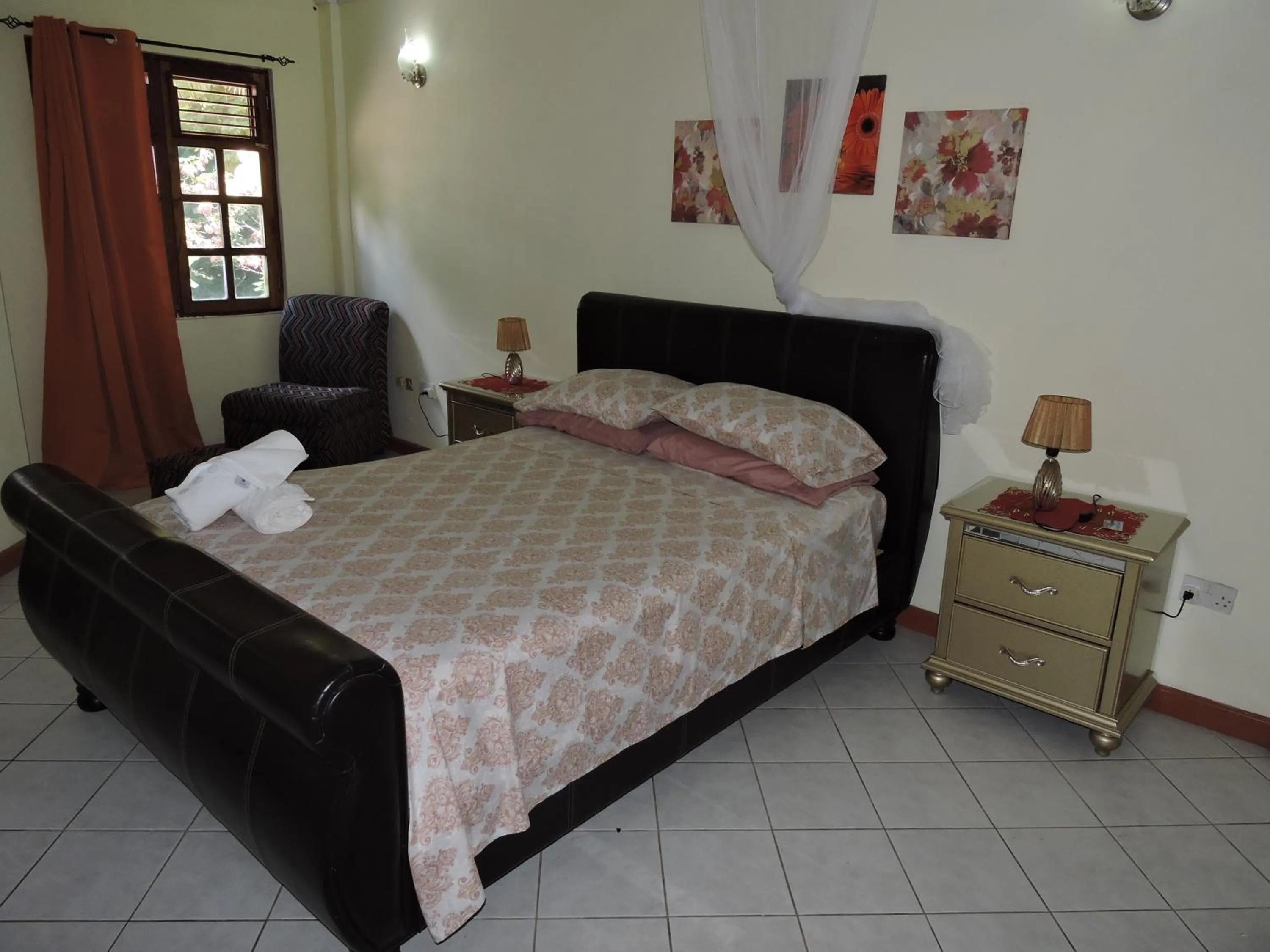 Bed in Amazing Beach View Apartments